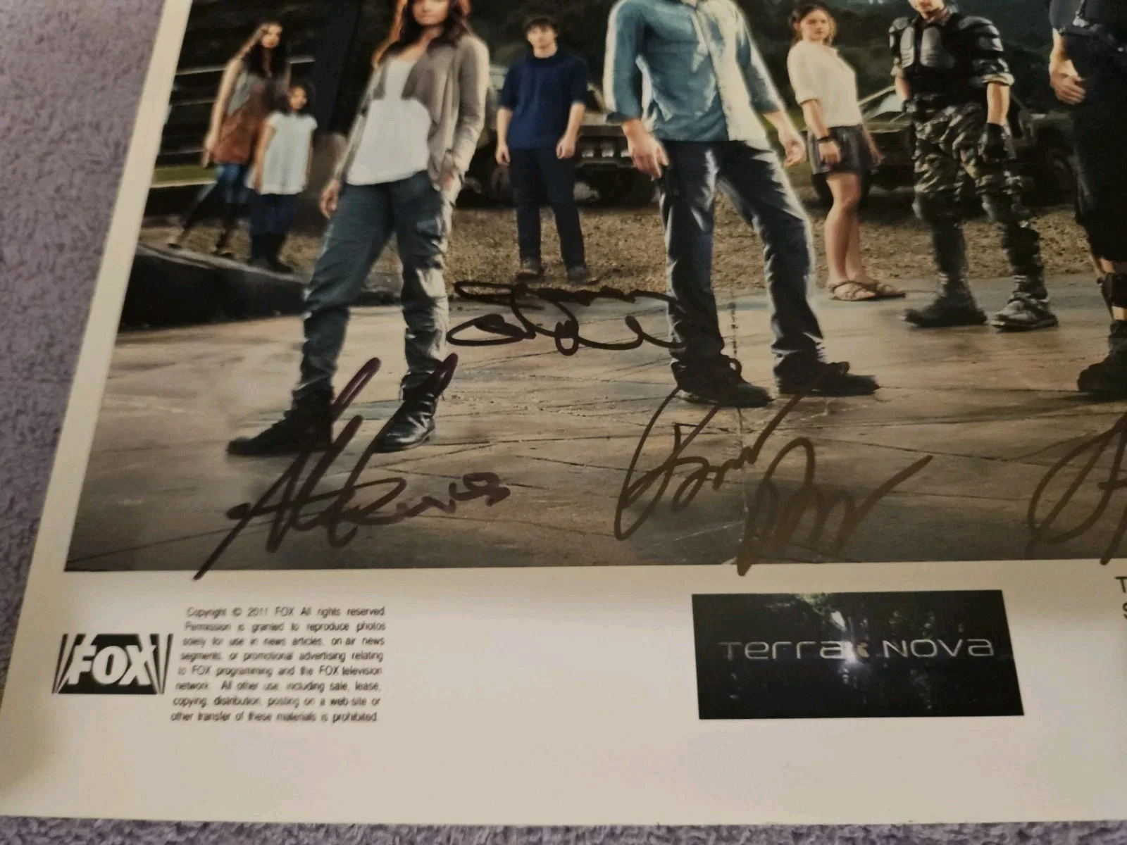 Terra Nova Cast Signed Photo By 4 Stephen Lang Jason O'Mara Wondercon 2011 SDCC, изображение 3