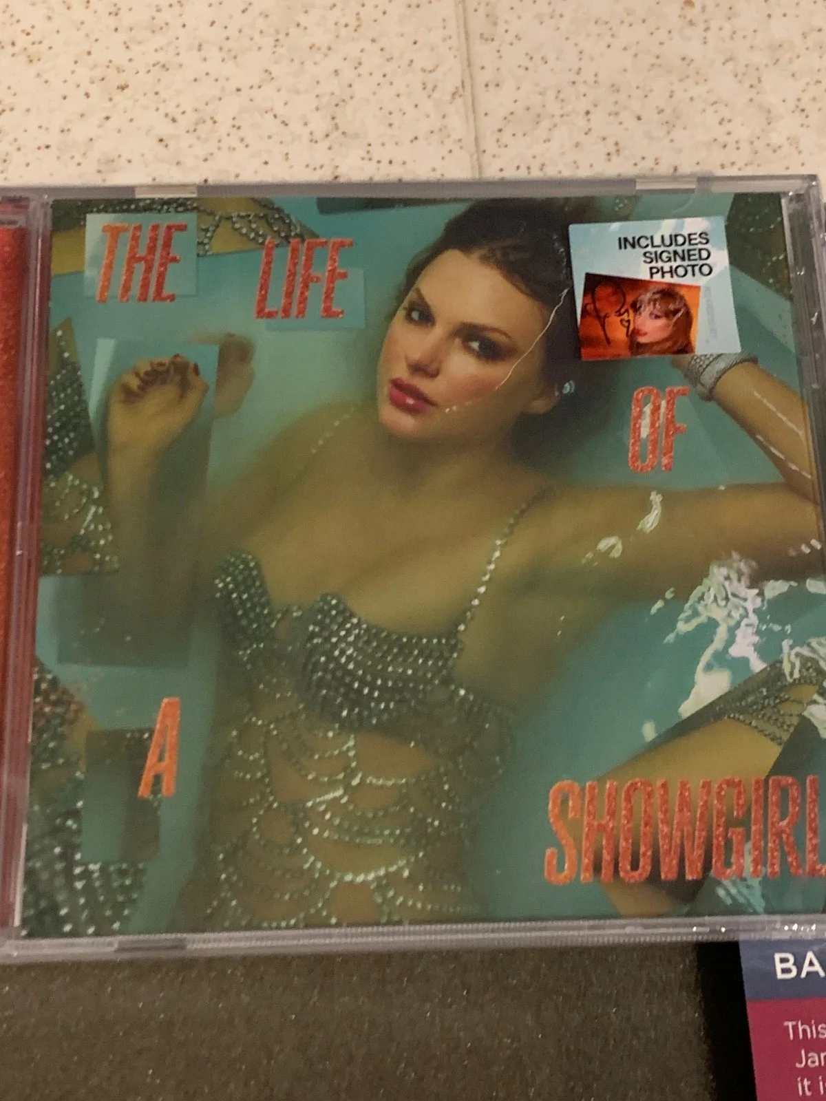 Taylor Swift Autograph CD’s (2) sealed Life of a Showgirl + TPD hand signed pic, изображение 4