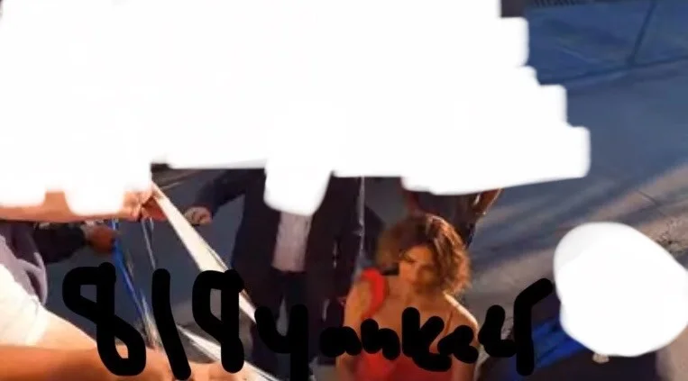 Halle Berry Signed 11x14 Photo James Bond With Proof, изображение 2