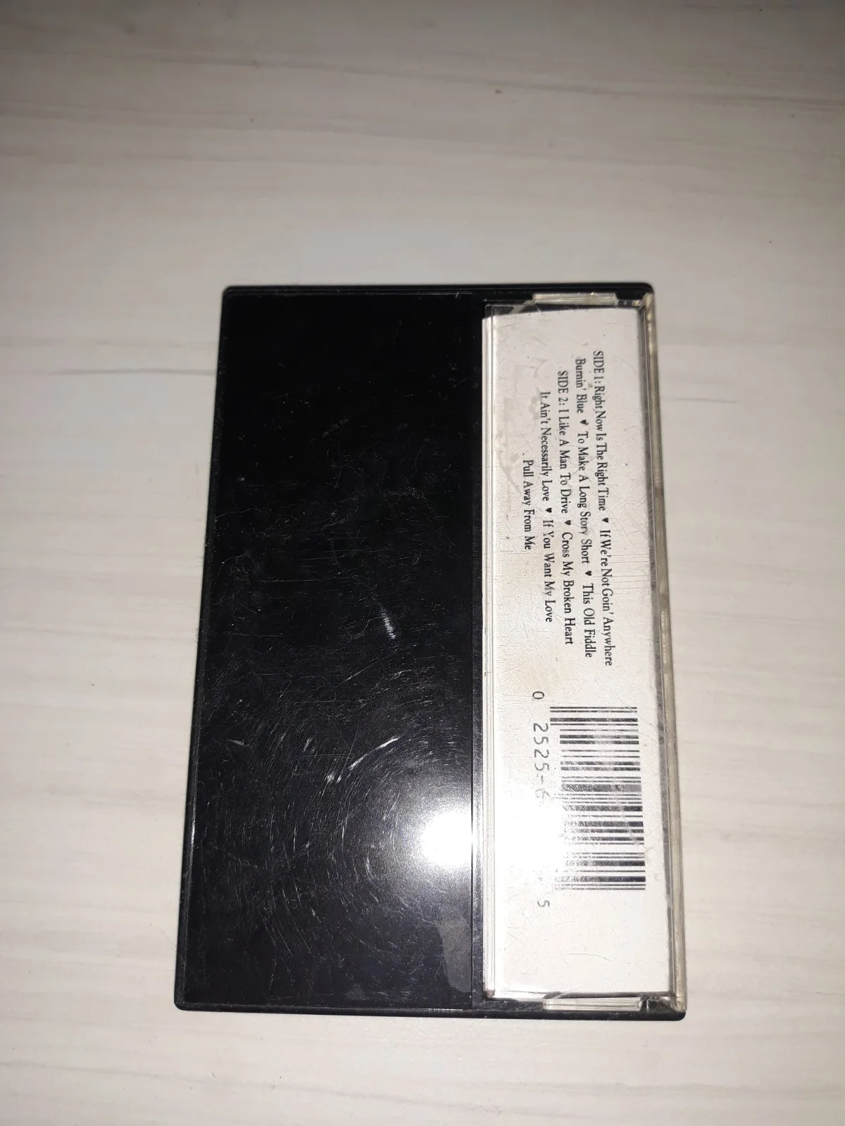 robin right — ROBIN RIGHT (Country Music Singer) Signed All Right Cassette, изображение 2