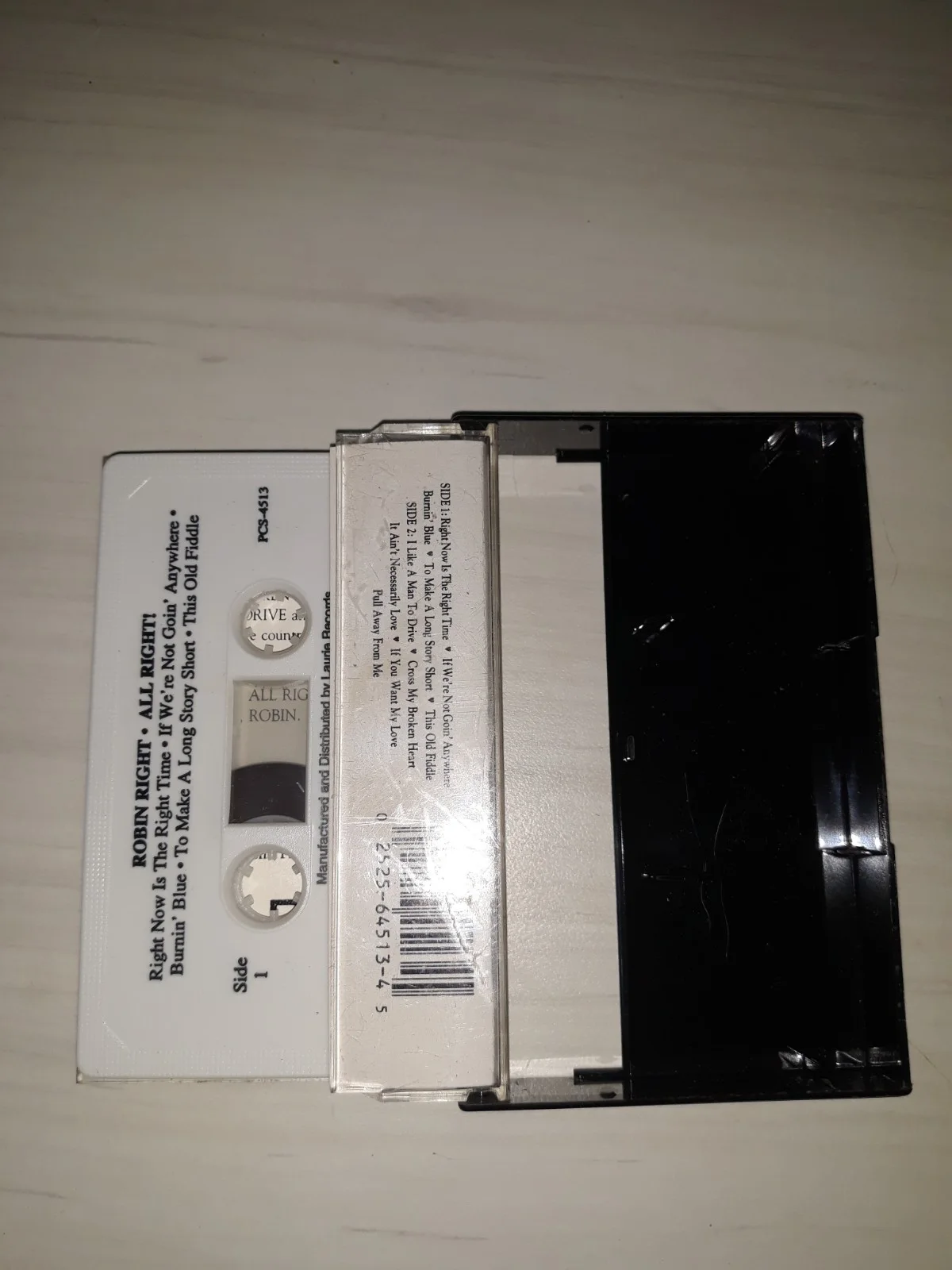 robin right — ROBIN RIGHT (Country Music Singer) Signed All Right Cassette, изображение 3