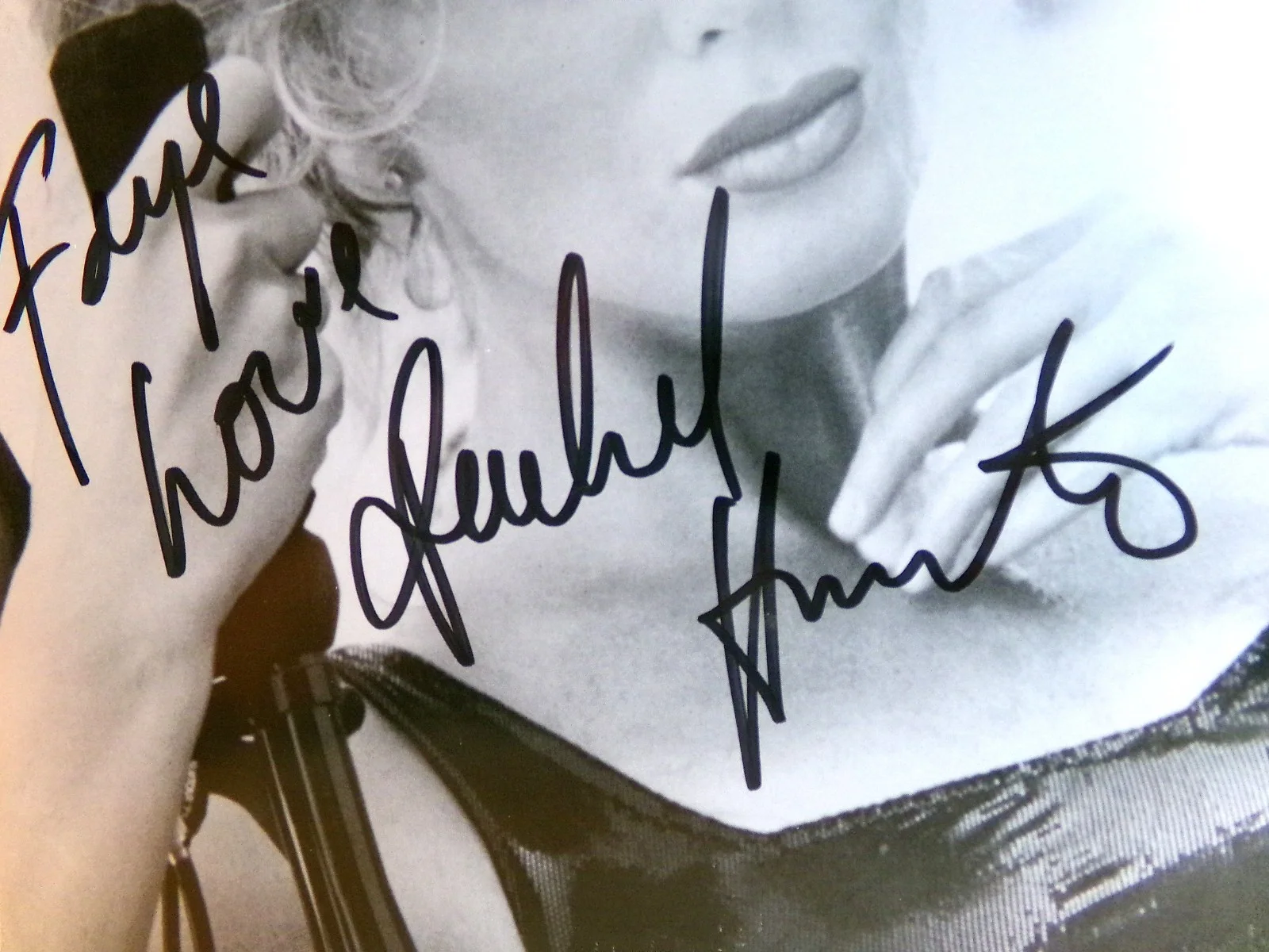 Autograph RACHEL HUNTER / signed 8x10 glossy photo, image 2