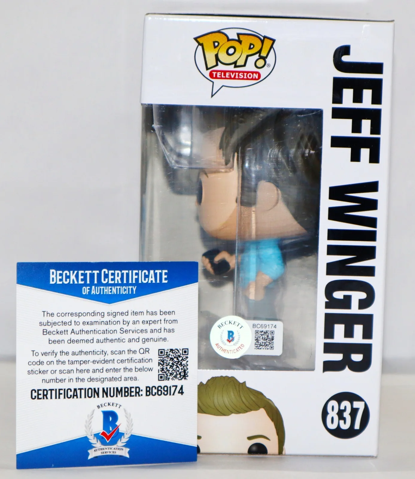 Joel McHale — 🔥 Joel McHale Signed Autographed Jeff Winger Community Funko Pop Beckett PSA, изображение 4