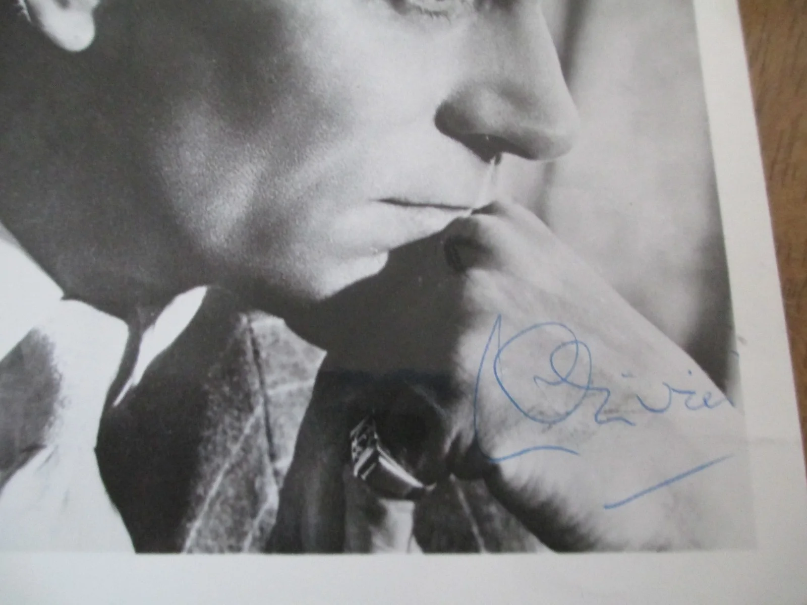 Laurence Olivier Signed Vintage 5x7 Photo JSA LOA, изображение 2