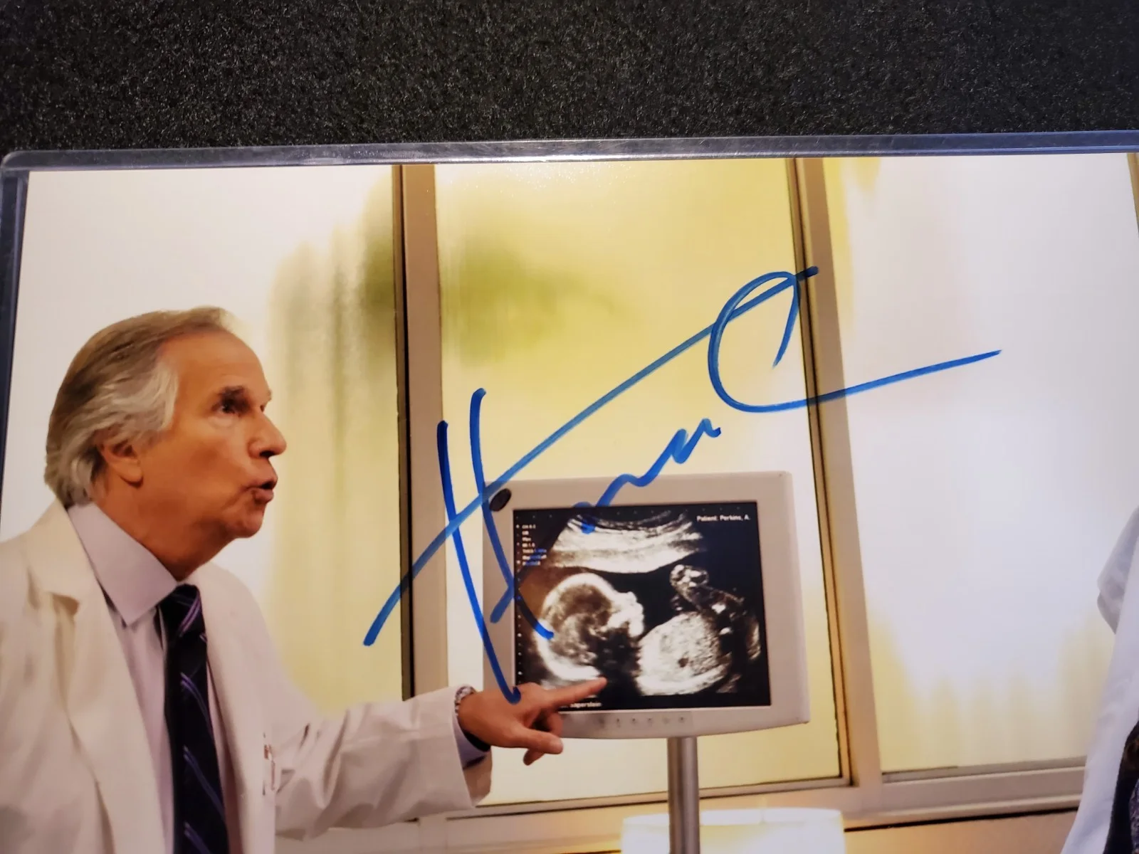 Henry Winkler — HENRY WINKLER Signed Autograph BAS Beckett PARKS & RECREATION FONZIE 8x10 Photo, изображение 2