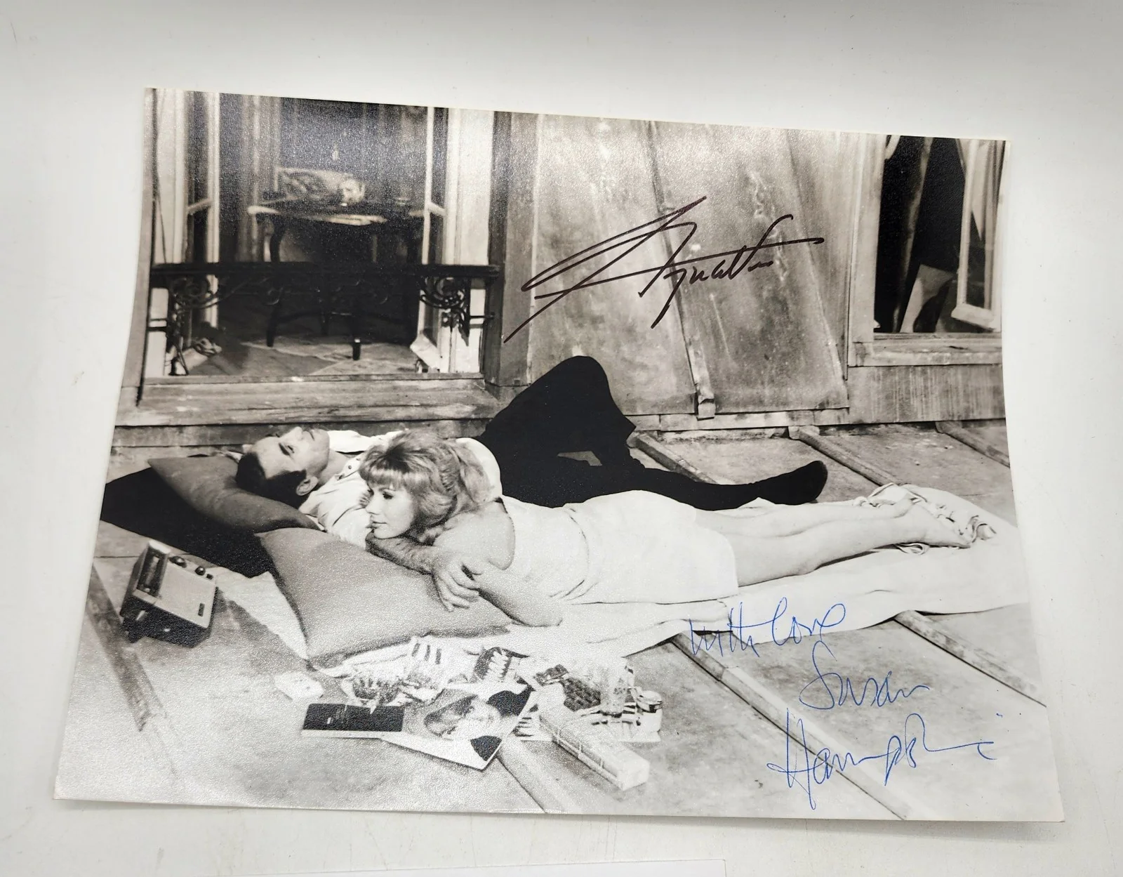 Susan Hampshire, Charles Aznavour — Signed 8 X 10 Photo Susan Hampshire & Charles Aznavour With COA 2006, изображение 2