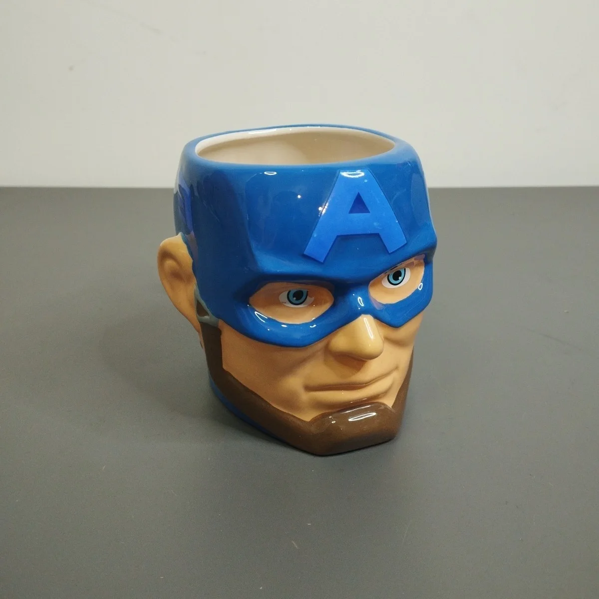 Marvel Comics Official Captain America 3D Mug VGC Good Condition, image 2