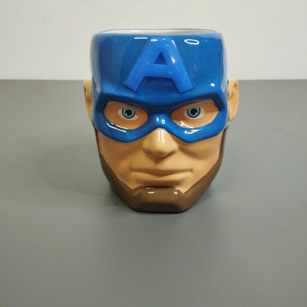 Marvel Comics Official Captain America 3D Mug VGC Good Condition, image 3