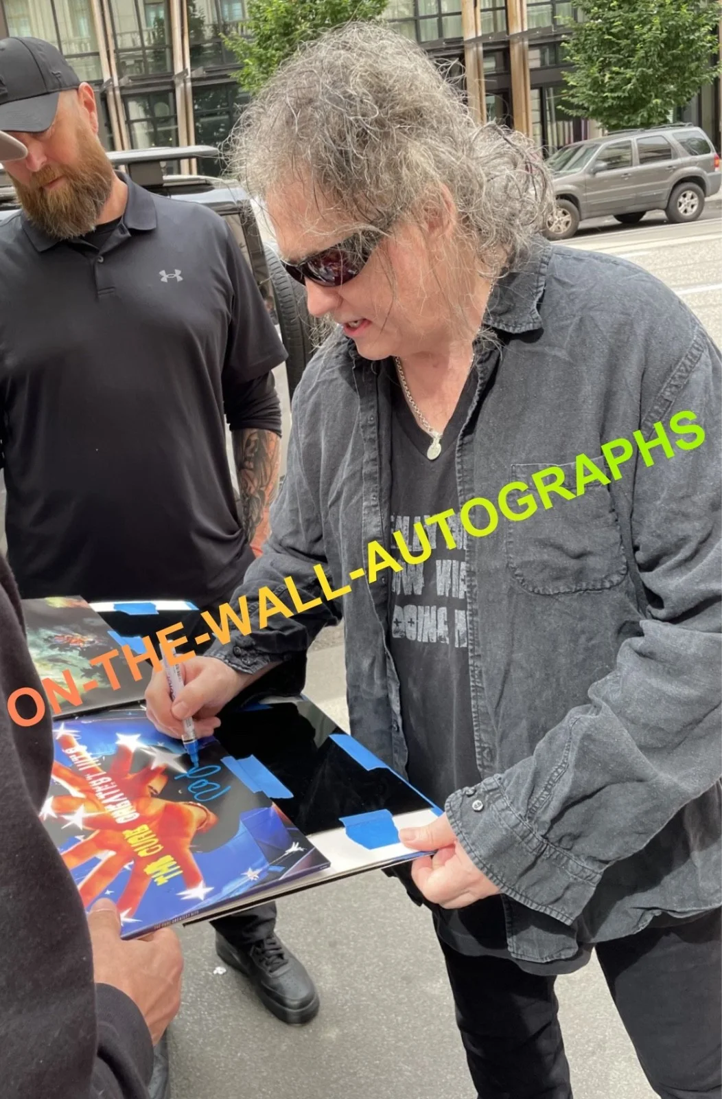 THE CURE HAND SIGNED AUTOGRAPHED SEVENTEEN SECONDS ALBUM BY 2! W/EXACT PROOF+COA, image 3