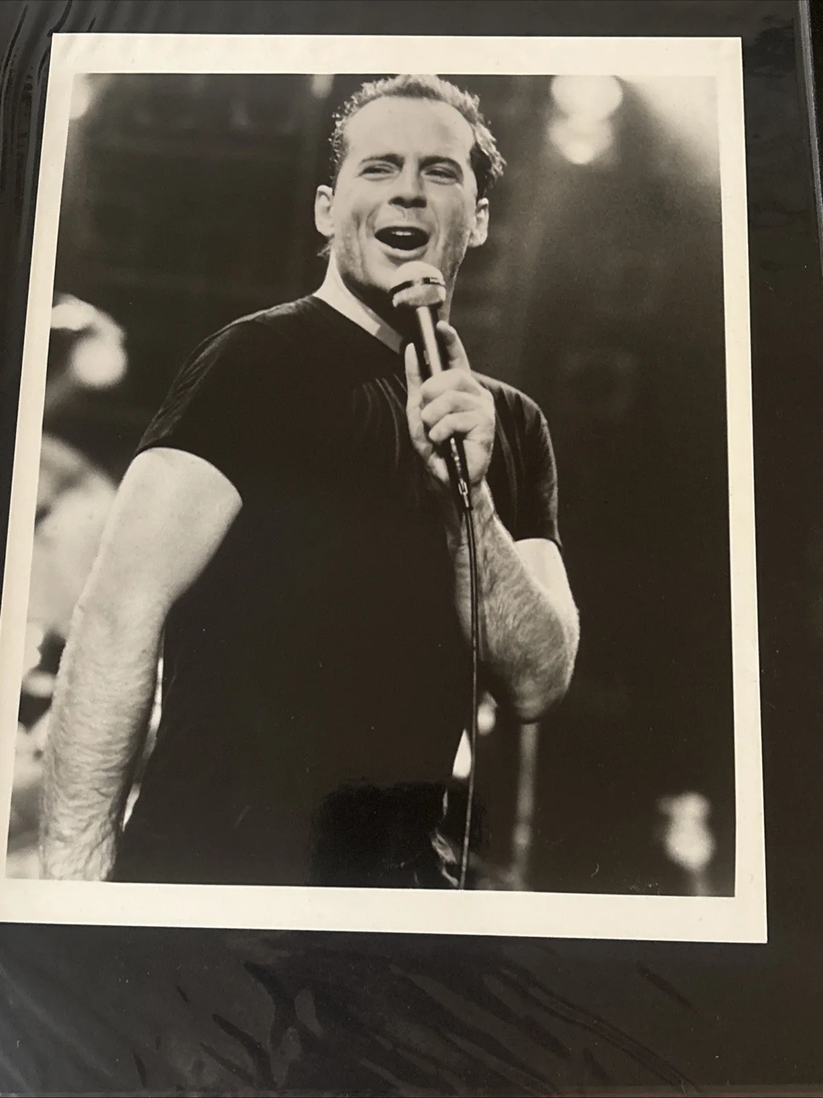 Bruce Willis — BRUCE WILLIS Signed (DIE HARD 2) 8x10" Original Autograph, image 5