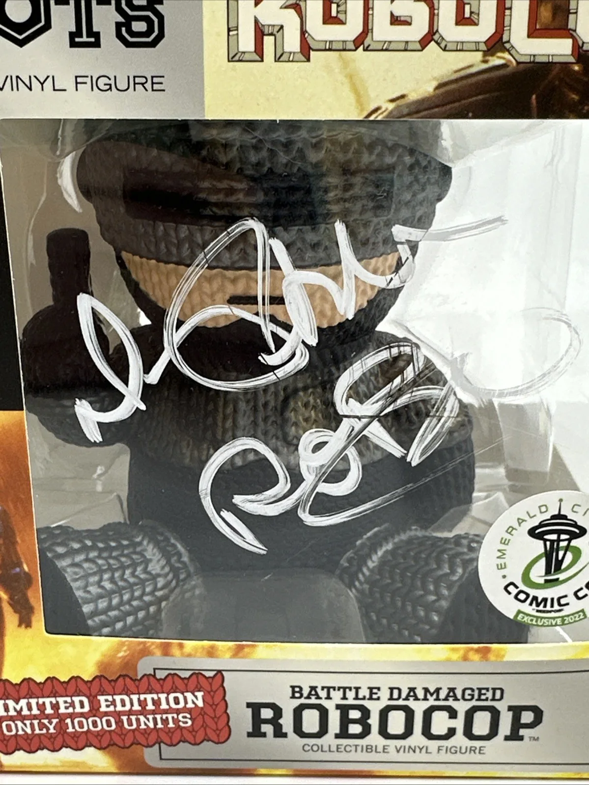 Peter Weller — RoboCop Knit Series #125 (Battle Damaged) - Autographed by Peter Weller, изображение 5