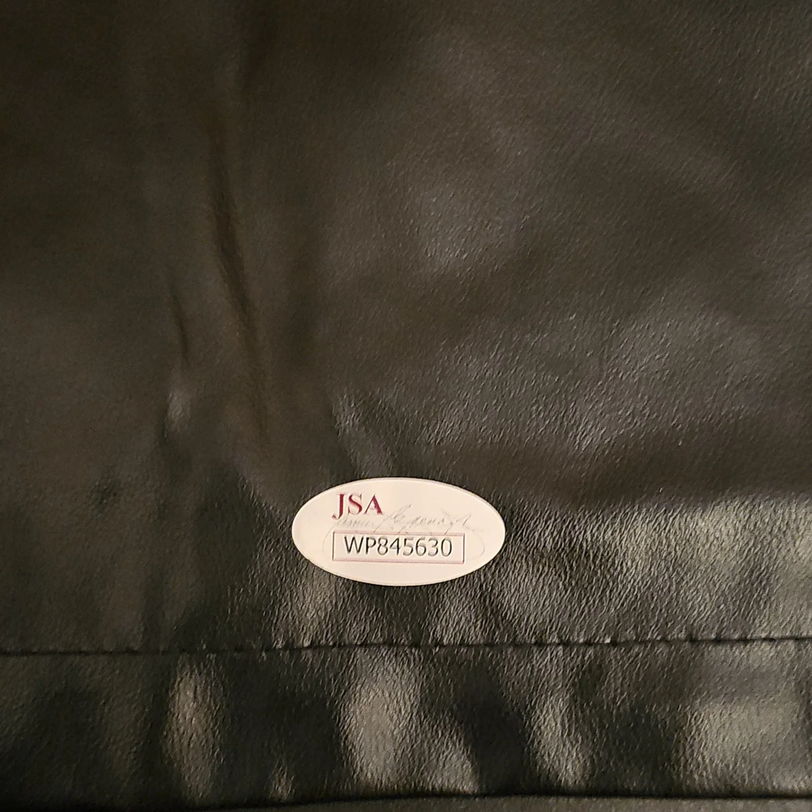 Henry Winkler — Henry Winkler Autographed Original Black Jacket JSA Authenticated Television, image 2