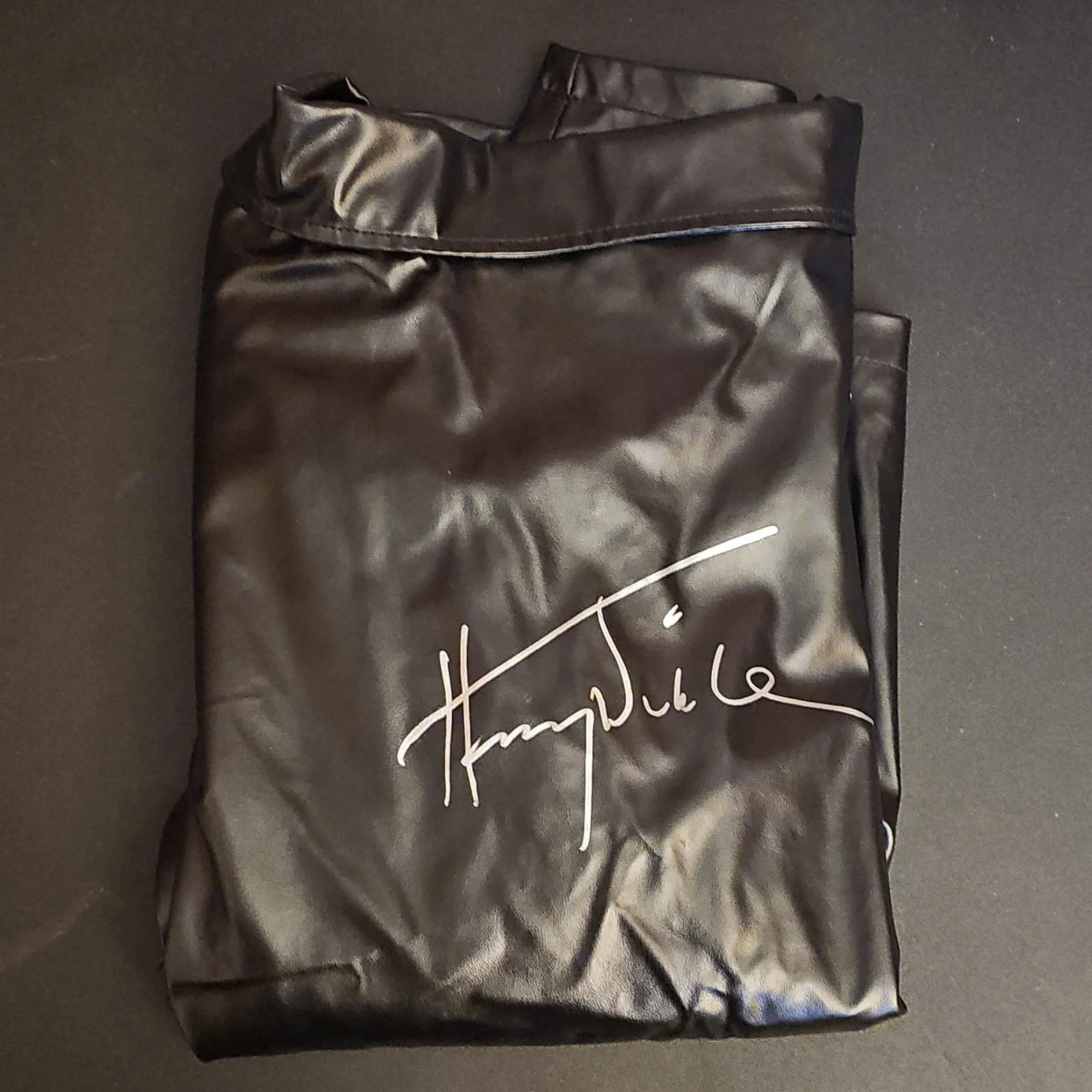 Henry Winkler — Henry Winkler Autographed Original Black Jacket JSA Authenticated Television, image 4