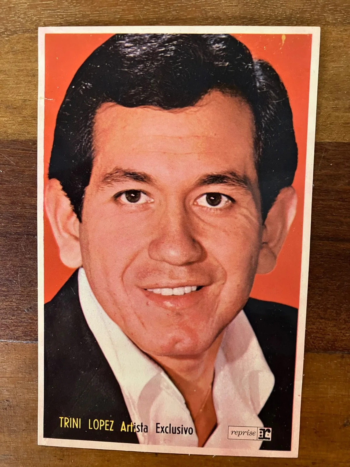 Trini Lopez — Trini Lopez Autograph on a Reprise Records Postcard July 1965 with orig envelope, изображение 2