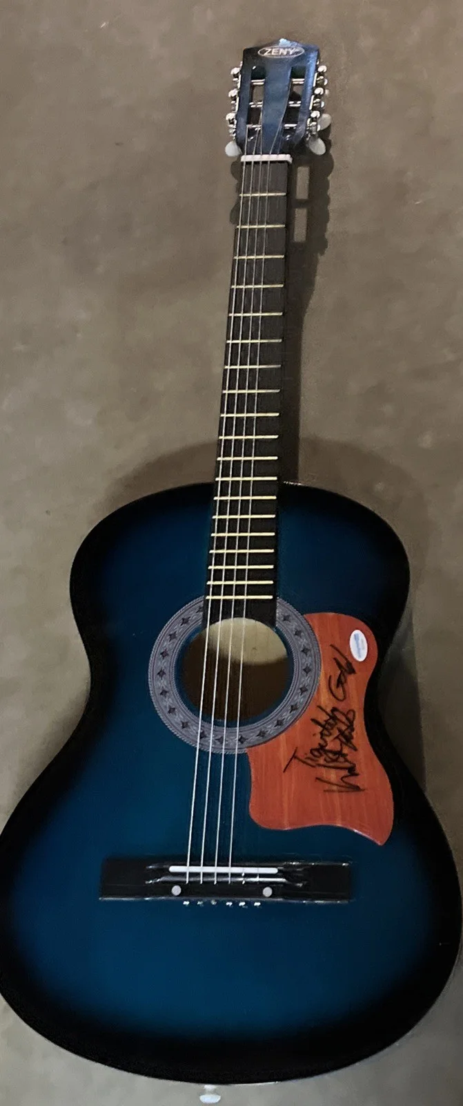 COUNTRY MUSIC DUO TIGIRLILY GOLD SIGNED AUTO GUITAR ACOA COA KENDRA KRISTA, изображение 2