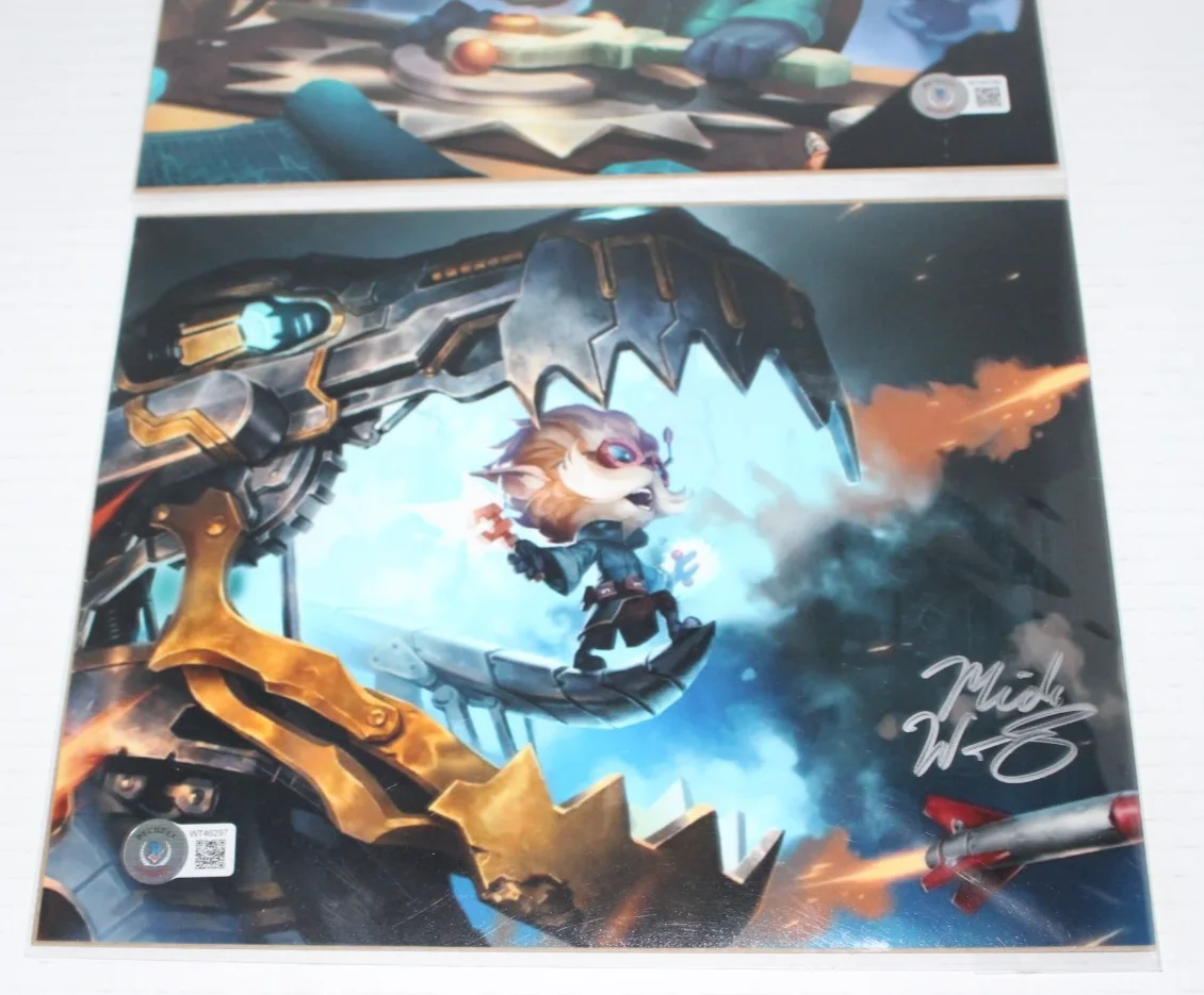 Mick Wingert — 2 Mick Wingert (Heimerdinger/League of Legends) Signed 8x10 Photos Beckett COA, изображение 3