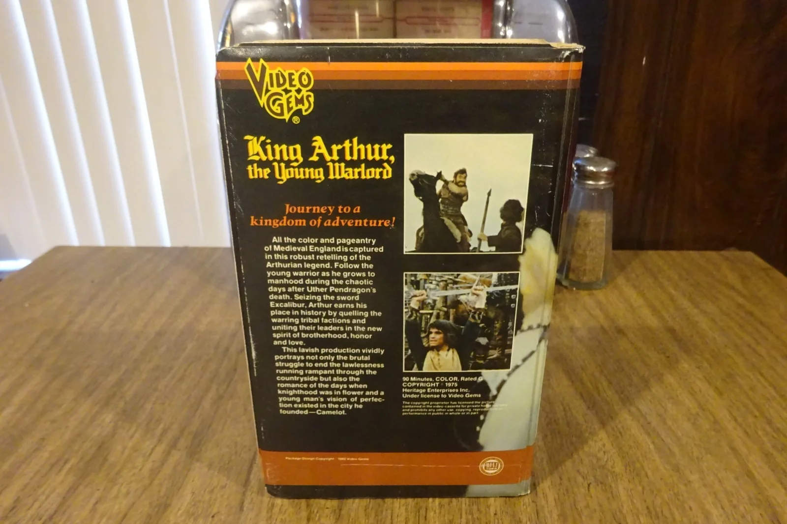 KING ARTHUR, THE YOUNG WARLORD (1975) on VHS (First-Issue Video Gems) Used, image 2
