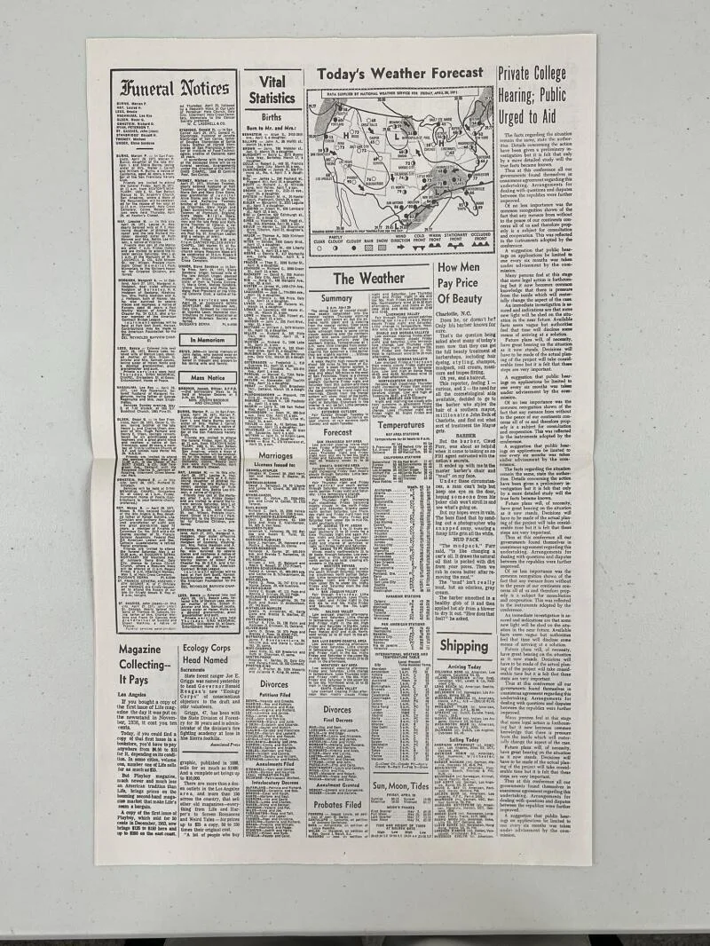 TOM WILSON — Tom Wilson Signed Back to the Future Prop Peplica Newspaper Autograph Beckett, изображение 2