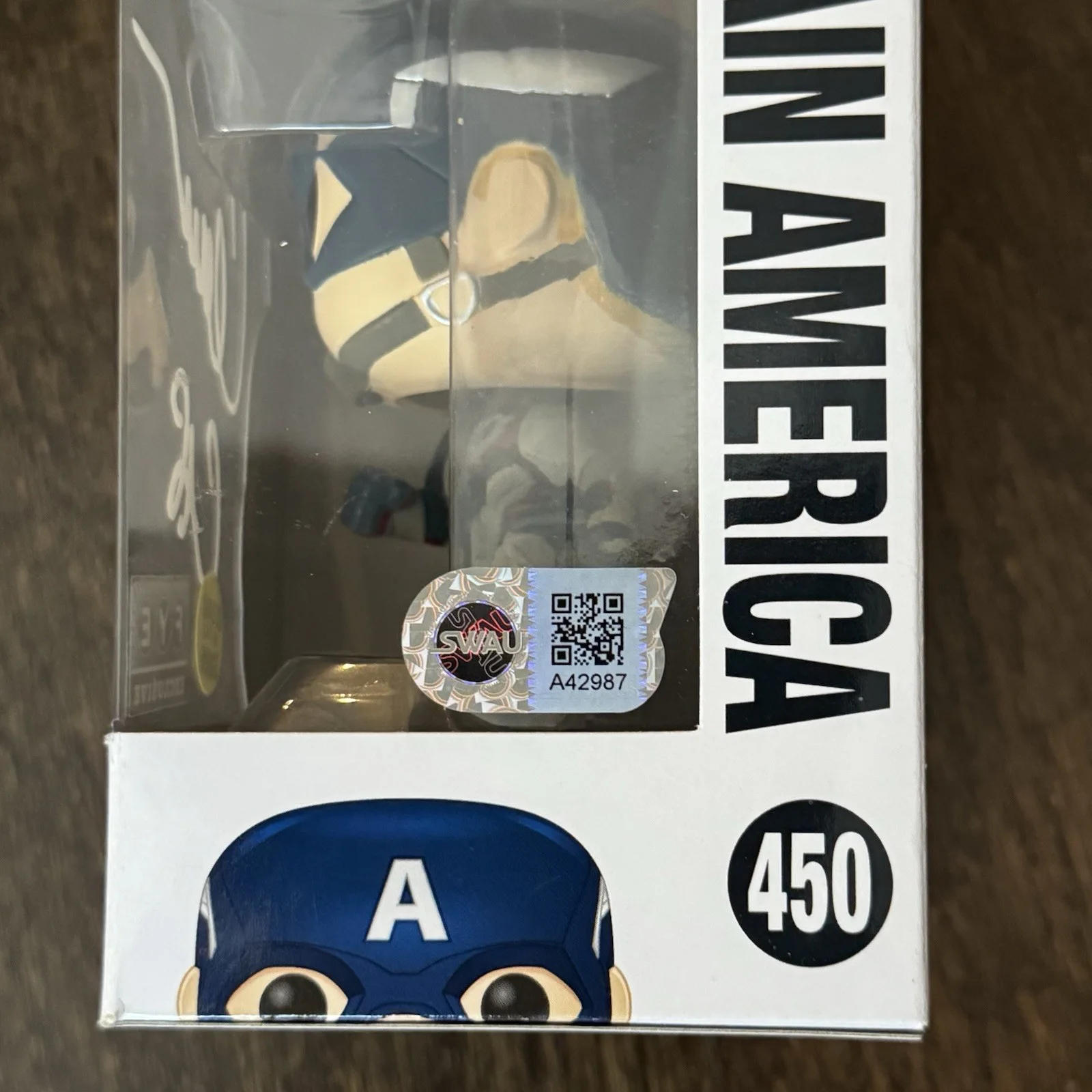 chris evans — Chris Evan’s Captain America Signed Funko Pop #450 Character Name Cap - SWAU COA, изображение 3
