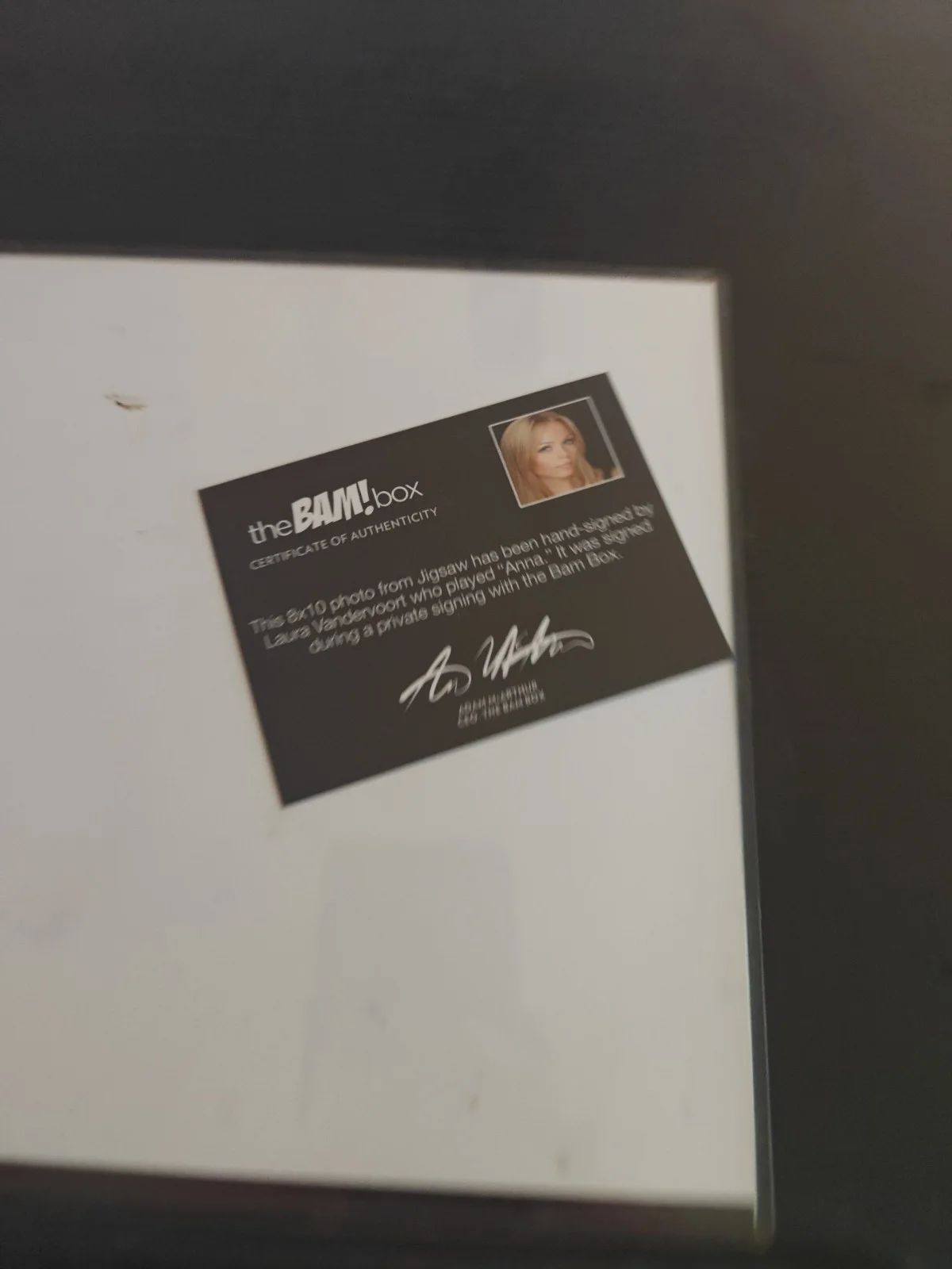Laura Vandervoort — Laura Vandervoort (Jigsaw) Signed 8x10 Photo, Bam Box COA, image 3
