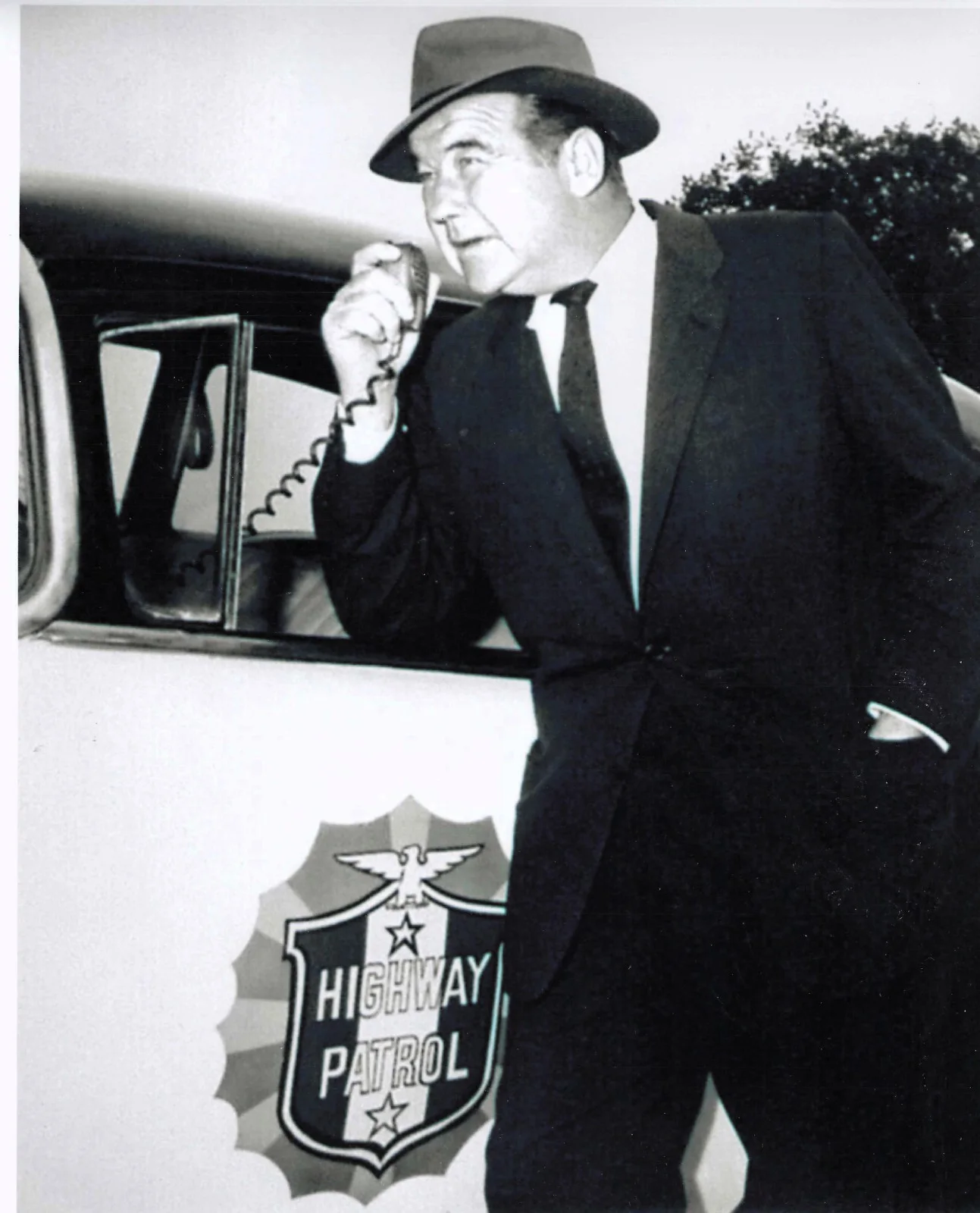 Broderick Crawford — Broderick Crawford signature piece with 8x10 HIGHWAY PATROL with COA., изображение 4