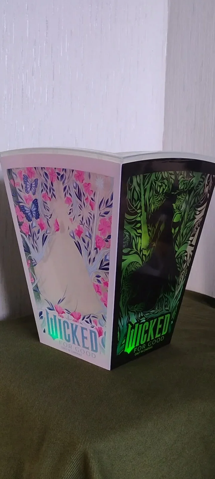 Wicked Movie Cineworld Set Glinda And Elphaba Cups Popcorn Bucket, изображение 2