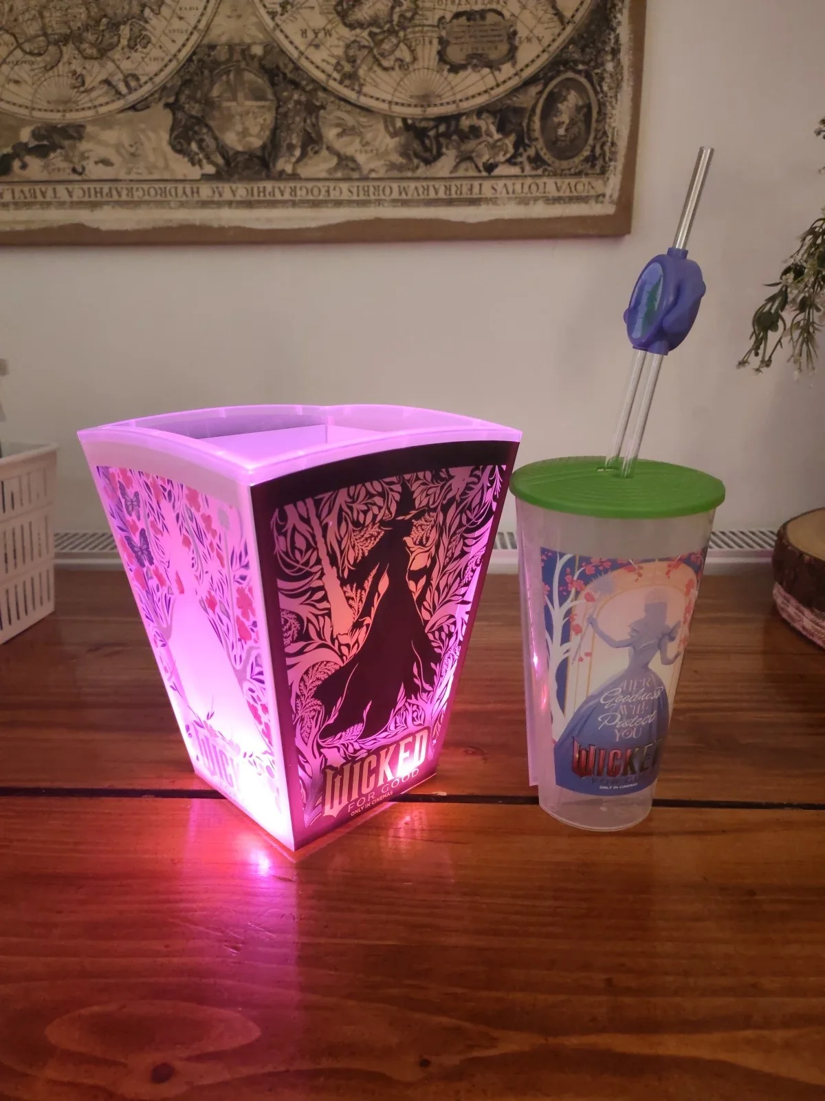Wicked For Good Cinema Light Up Popcorn Bucket And Duo Cup With Straw New, изображение 2