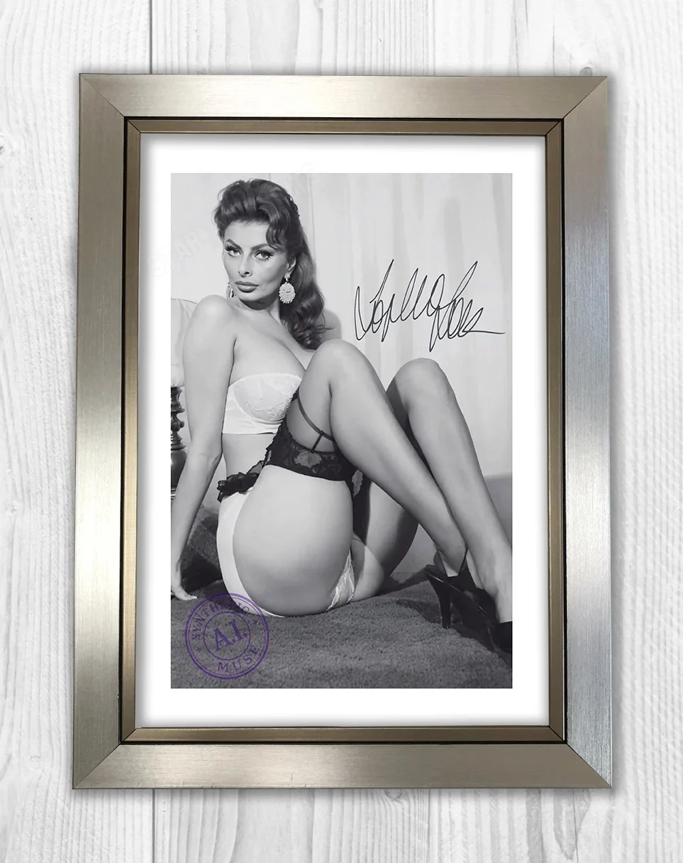 Sophia Loren in black stockings A4 repro signed photo poster Choice of frame., изображение 3