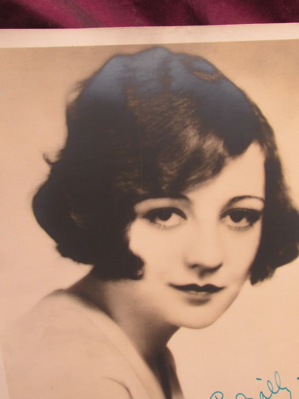 Vintage ELINOR FAIR original signed autographed 7.5"x9.5" photograph, image 2