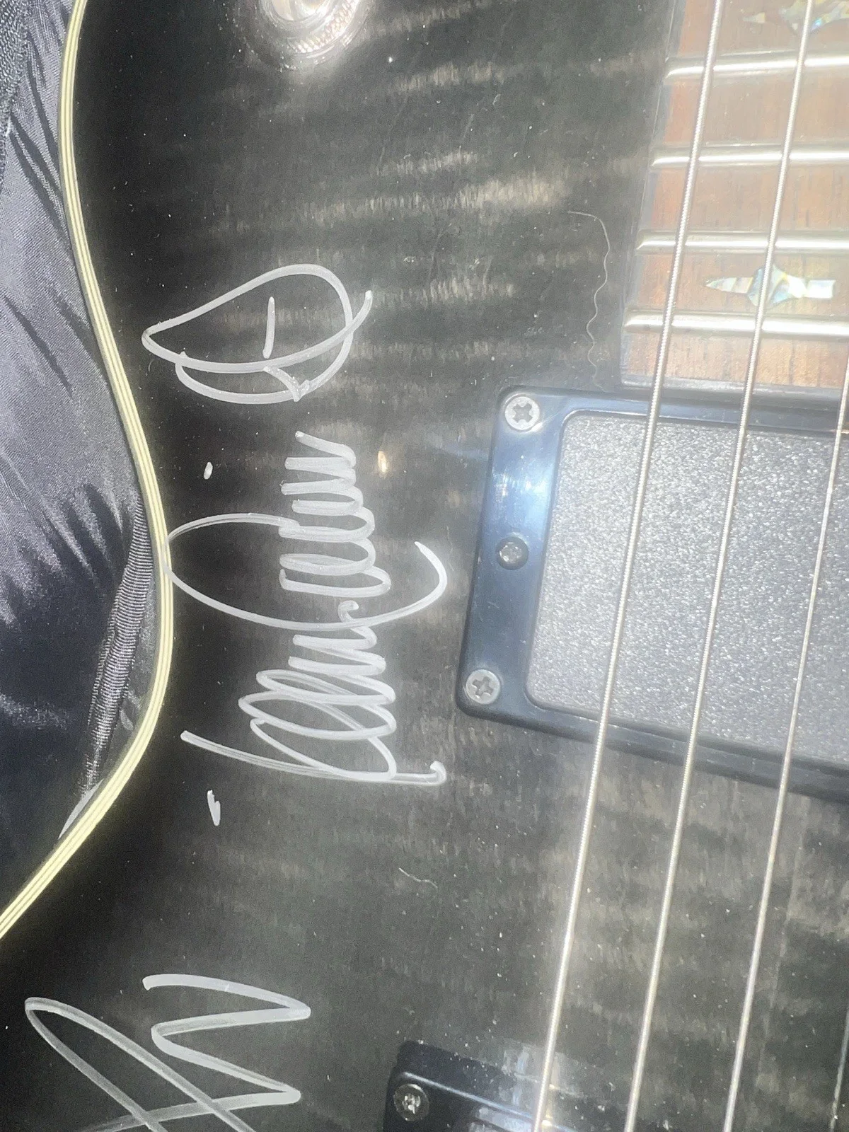 Motley Crue SIGNED X 5 Schecter Diamond Series Electric Guitar, image 4