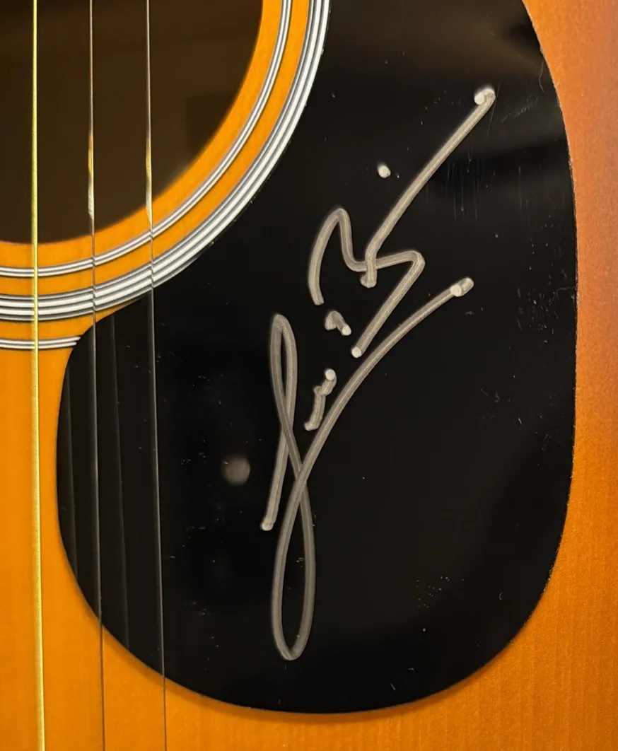 Lee Brice — Autographed LEE BRICE-FULL SIZE ACOUSTIC GUITAR - Limited Edition-NRA, изображение 5