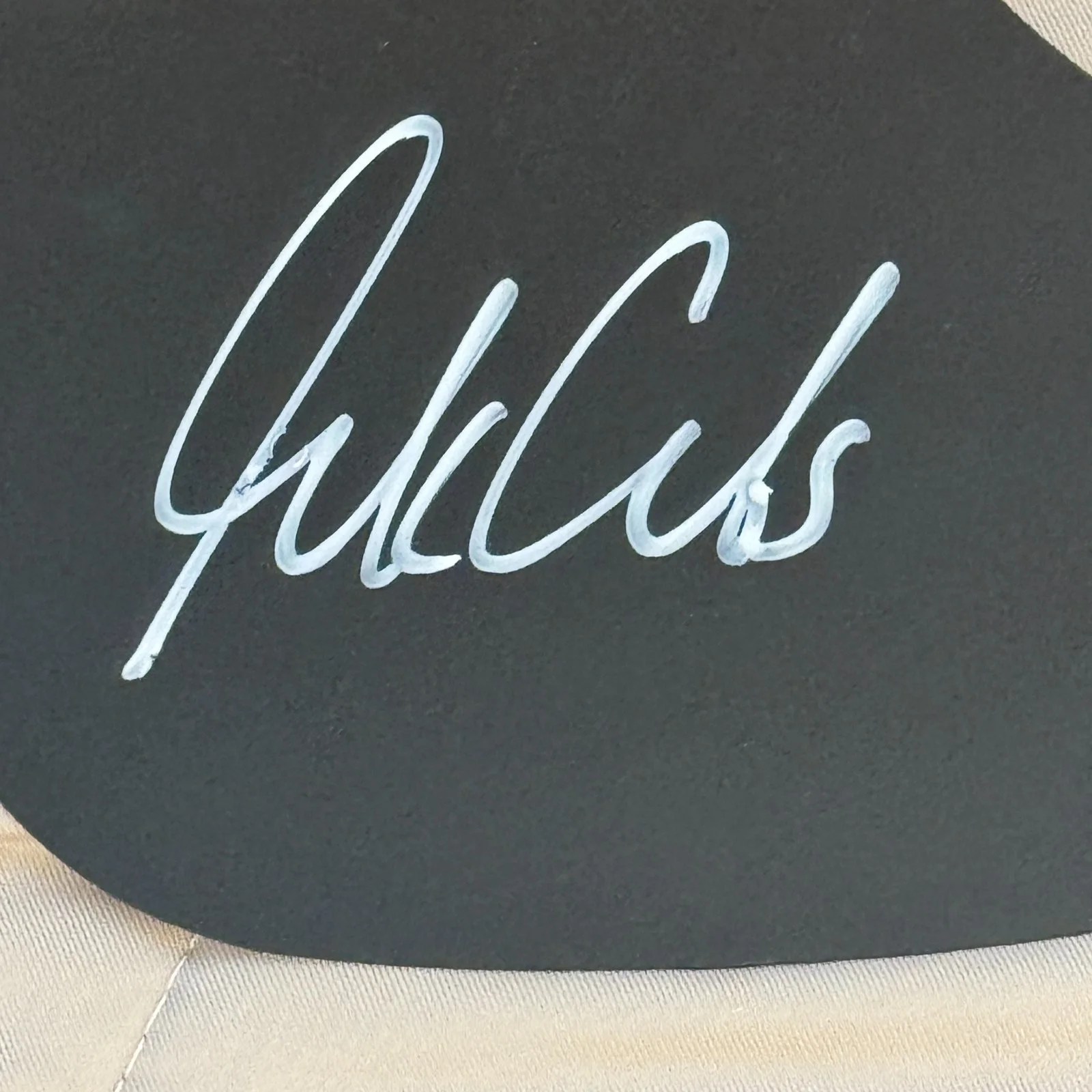 LUKE COMBS SIGNED AUTOGRAPH AUTO GUITAR PICKGUARD W/ COA COUNTRY MUSIC SUPERSTAR, изображение 2