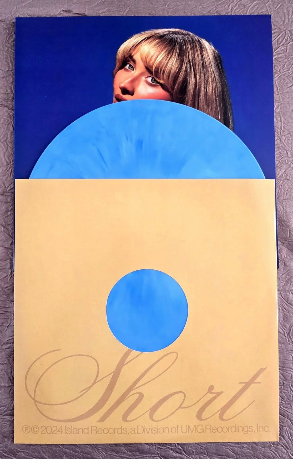 Sabrina Carpenter Short N' Sweet Signed Blue Marble Vinyl LP - JSA COA, изображение 3
