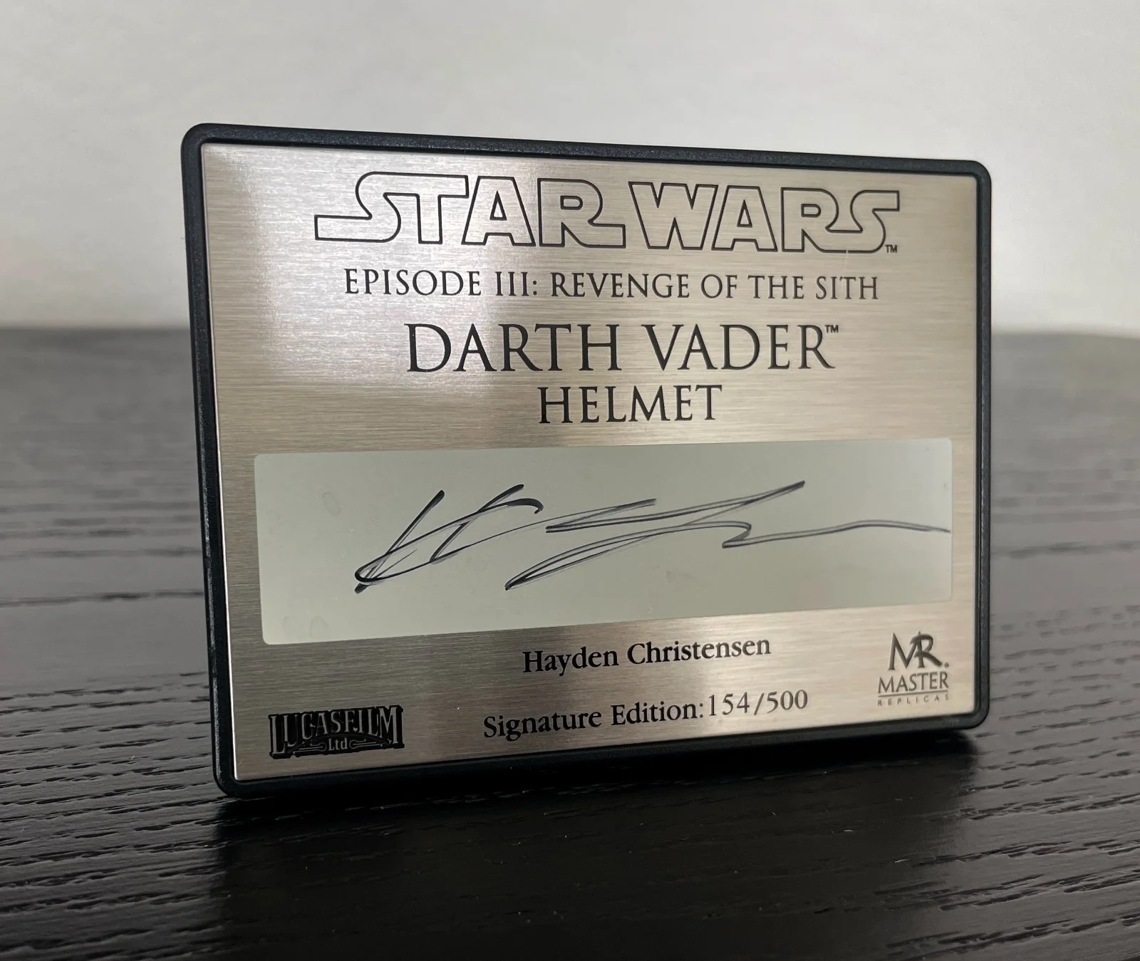 Hayden Christensen — Hayden Christensen Signed Plaque. Master Replicas Vader ROTS. Lucasfilm Licensed, изображение 2