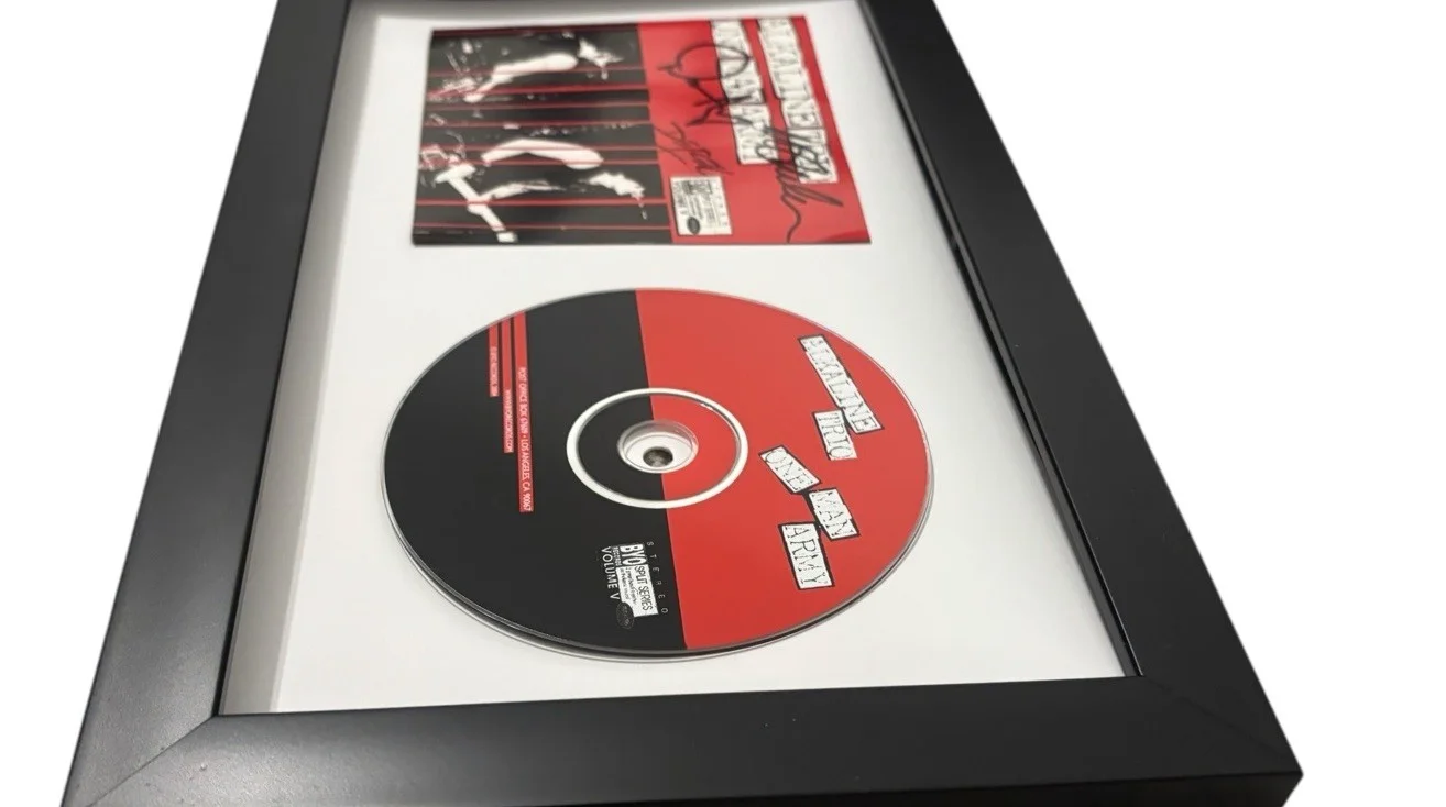 ALKALINE TRIO SIGNED AUTOGRAPH x3 SPLIT w/ ONE MAN ARMY FRAMED CD JSA CERT COA, image 5
