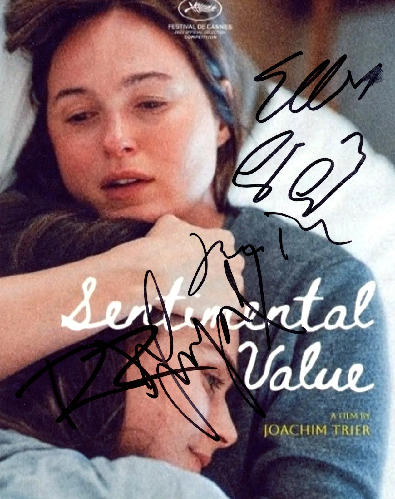 Renate Reinsve, Elle Fanning — Elle Fanning Renate Reinsve + 5 Cast Signed SENTIMENTAL VALUE 8x10 Photo ACOA B, image 2
