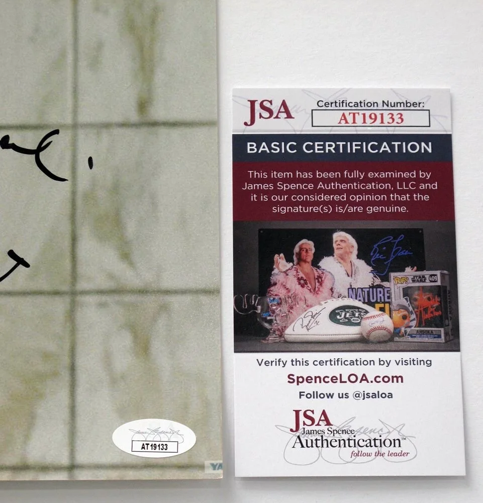 NATALIE PORTMAN — NATALIE PORTMAN signed "V FOR VENDETTA" 11x14 Photo AUTOGRAPH Exct Proof JSA COA, image 3