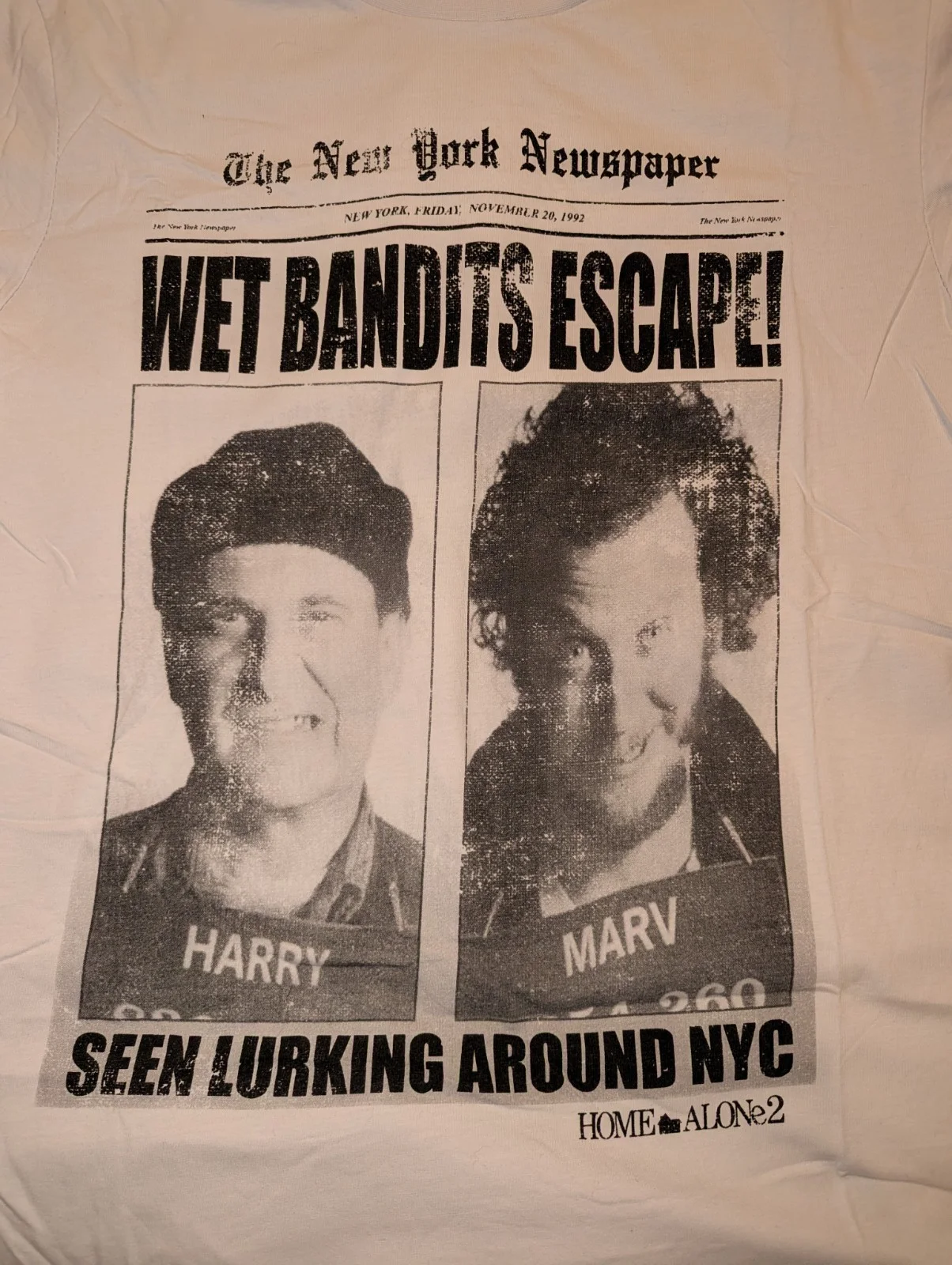 Home Alone 2 Wet Bandits Tee White Medium Escaped Newspaper NYC Sticky, изображение 3