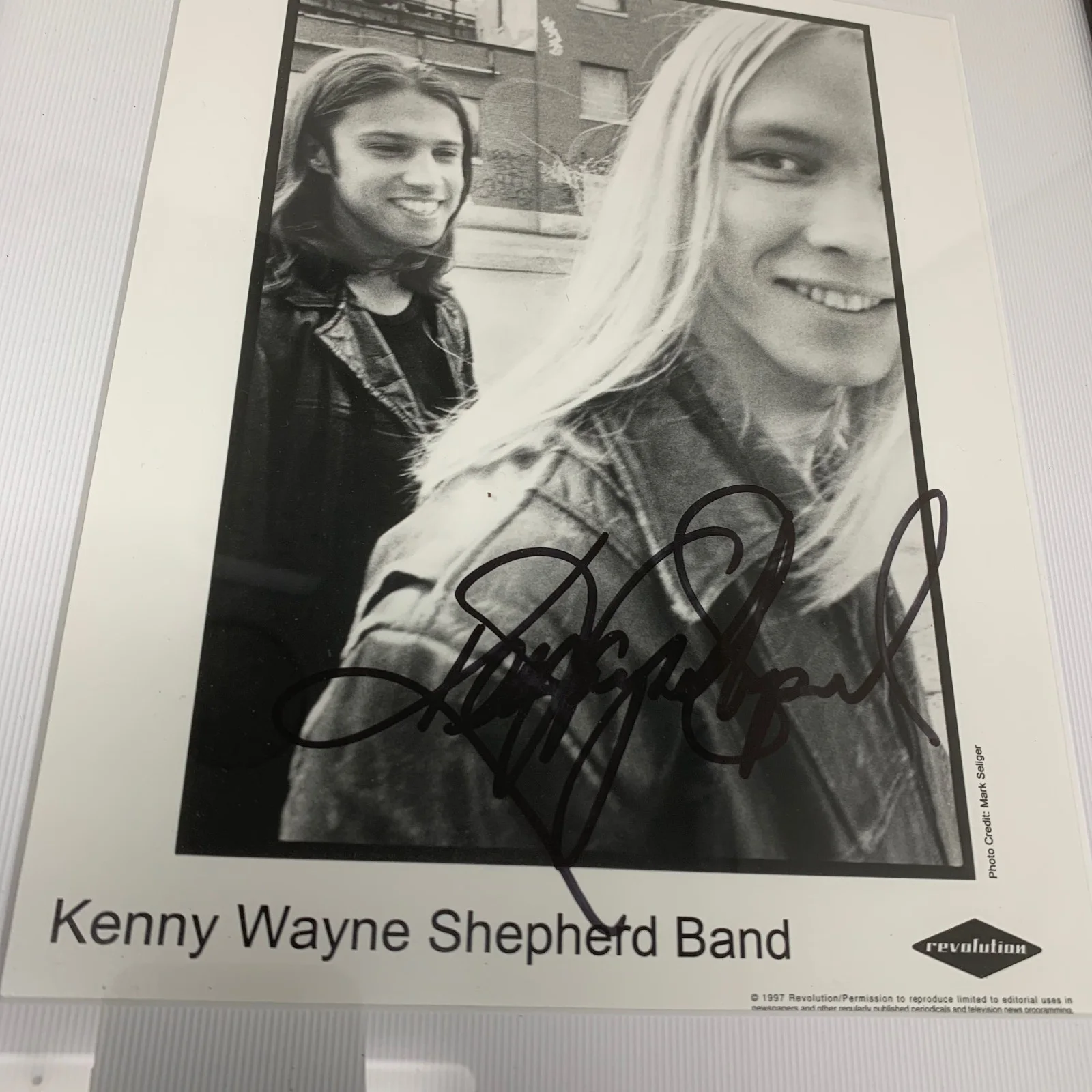 Vtg 1997 Kenny Wayne Shepherd Signed Photo Autograph Revolution Record Label COA, изображение 3