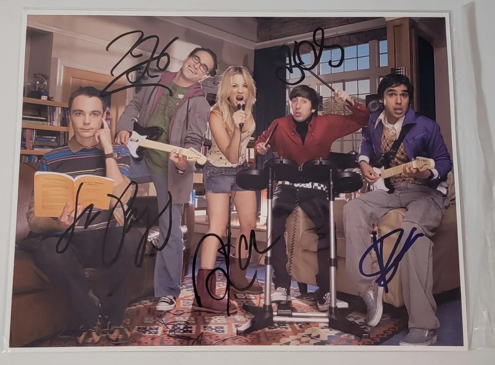 Big Bang Theory autographed picture 8x10, image 2