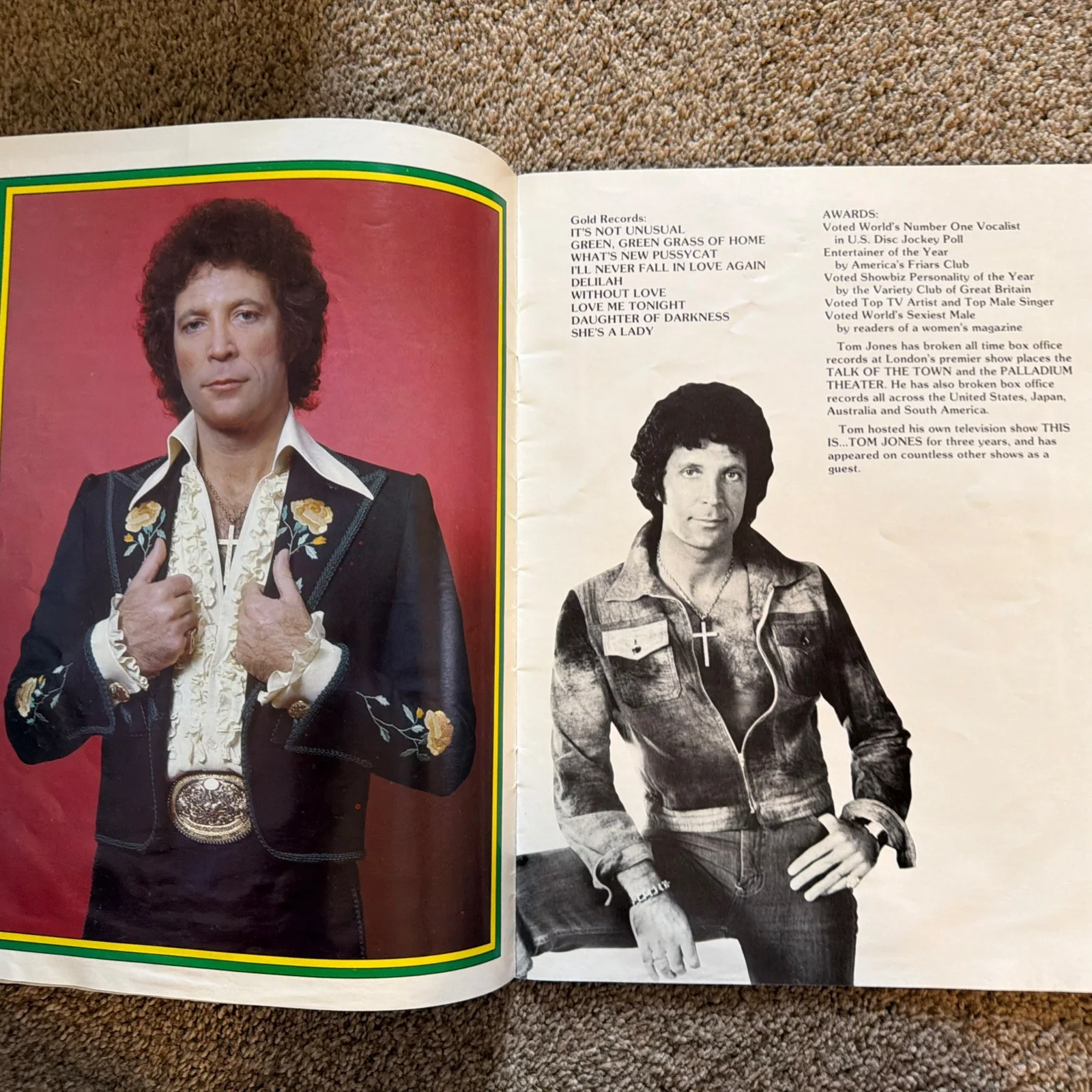 Tom Jones - 1979 Tour Concert Souvenir Program Book Autographed, image 4