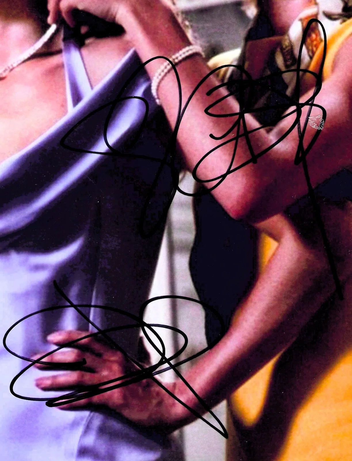Julia Roberts, Cameron Diaz — MY BEST FRIEND'S WEDDING Julia Roberts & Cameron Diaz signed 8x12 /COA unique, image 2