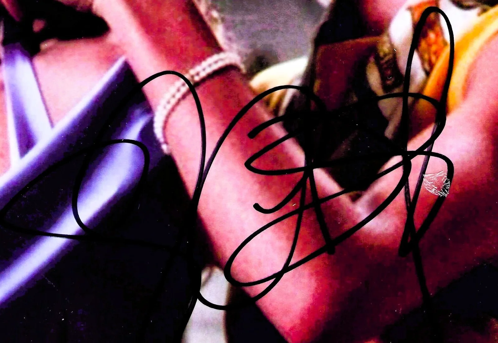 Julia Roberts, Cameron Diaz — MY BEST FRIEND'S WEDDING Julia Roberts & Cameron Diaz signed 8x12 /COA unique, image 3