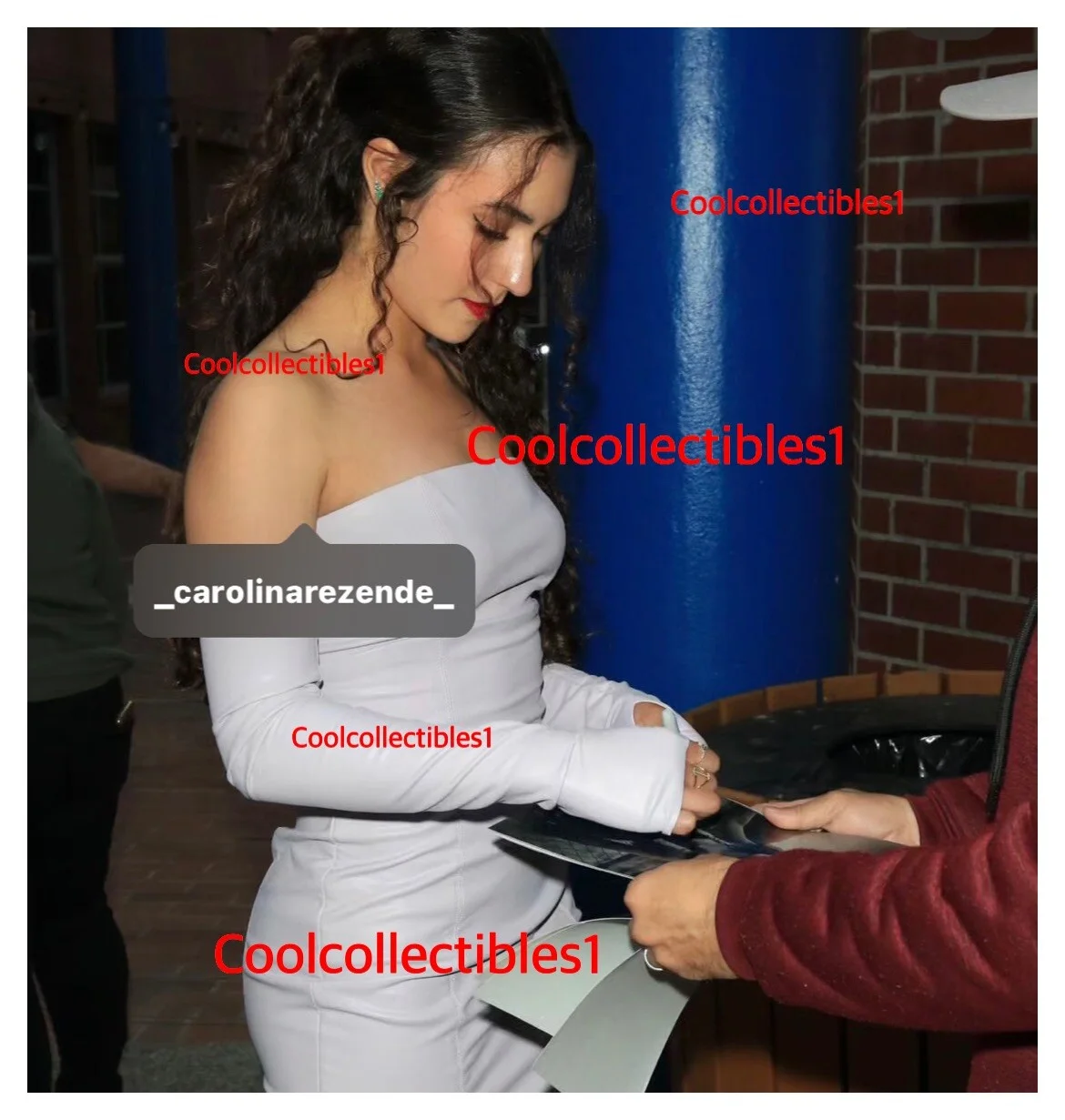 CAROLINA REZENDE — CAROLINA REZENDE IN PERSON SIGNED 8X10 PHOTO TIK TOK INFLUENCER “PROOF" COA, изображение 2