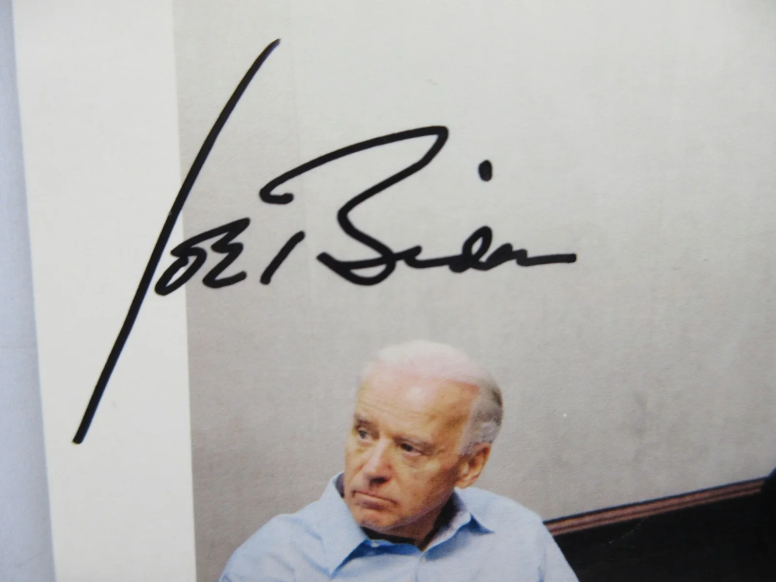 JOE BIDEN, JAMES CLAPPER, ROBERT GATES, ADMIRAL MIKE MULLEN — THE SITUATION ROOM - BIN LADEN TAKE DOWN VERY RARE 4 SIGNATURES 8X11 W/COA, изображение 2