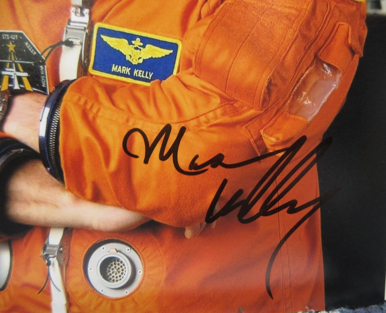 MARK KELLY — ASTRONAUT , MARK KELLY , SIGNED 8"X10" PHOTO - AUTOGRAPH WITH COA, изображение 2