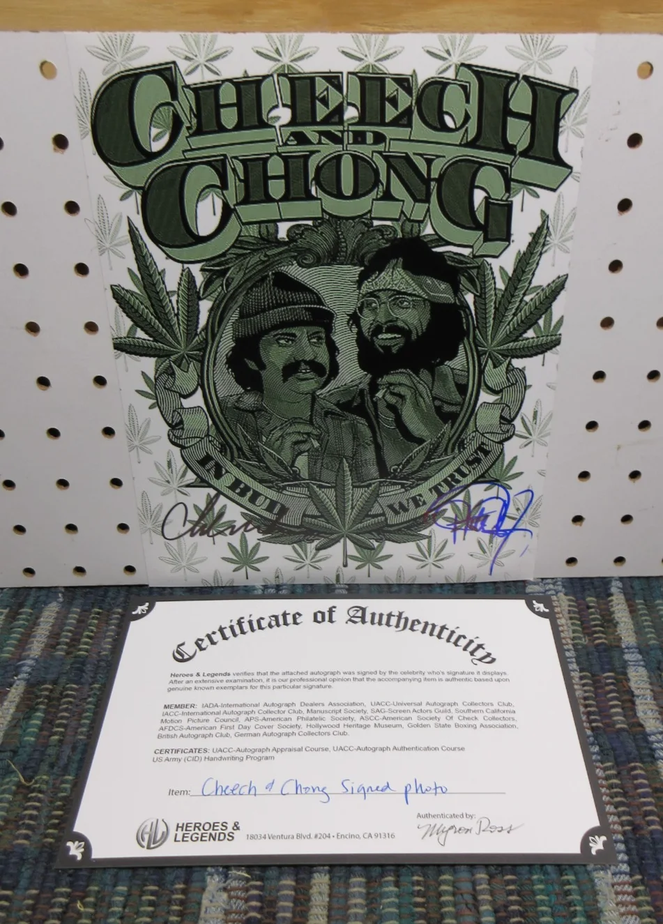 CHEECH, CHONG — CHEECH AND CHONG IN BUD WE TRUST SIGNED 8"X10" PHOTO AUTOGRAPHED W COA, изображение 4