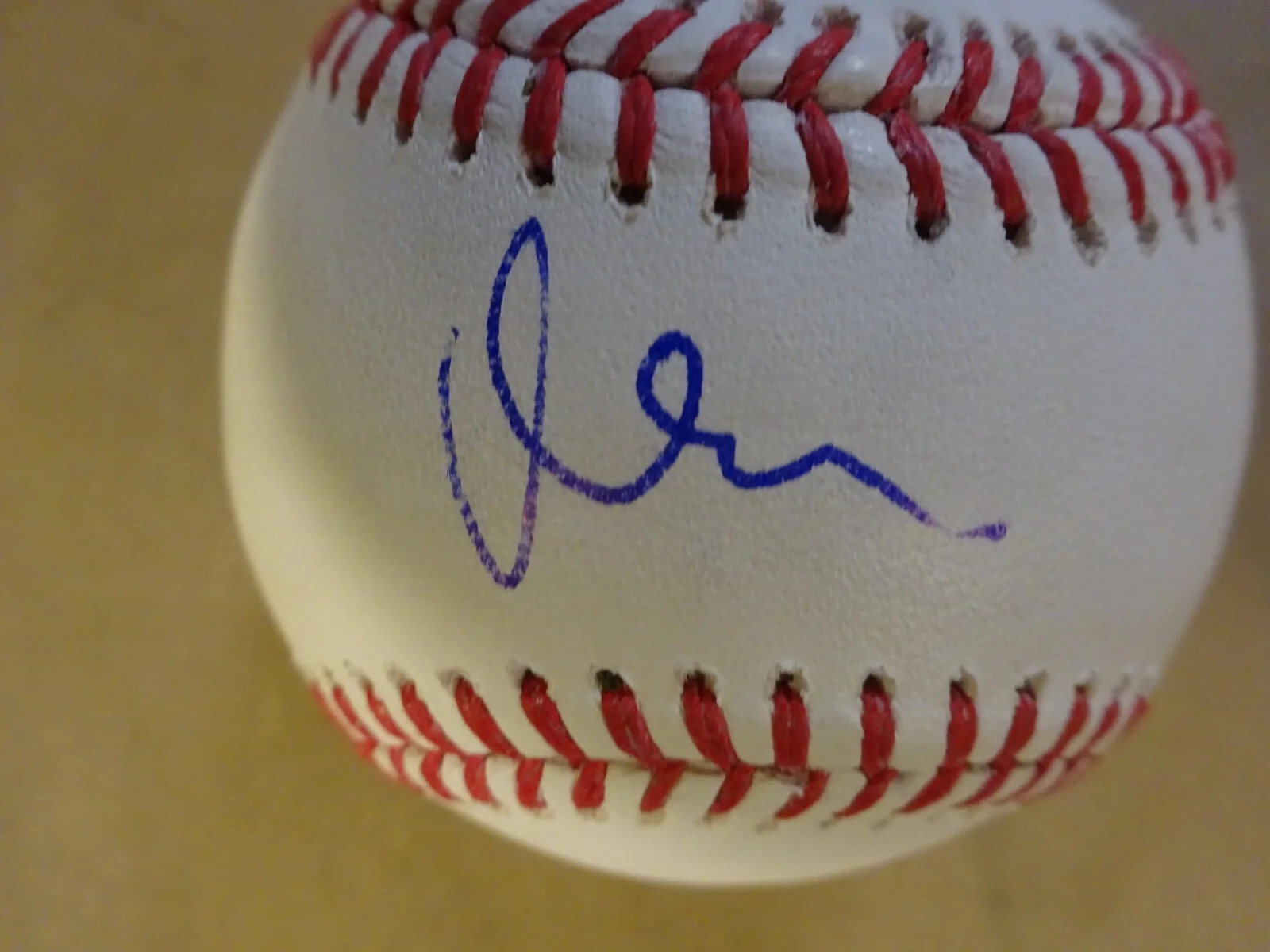 Matt Damon — Autographed Matt Damon Signed Rawlings Baseball Beckett BAS COA, image 3