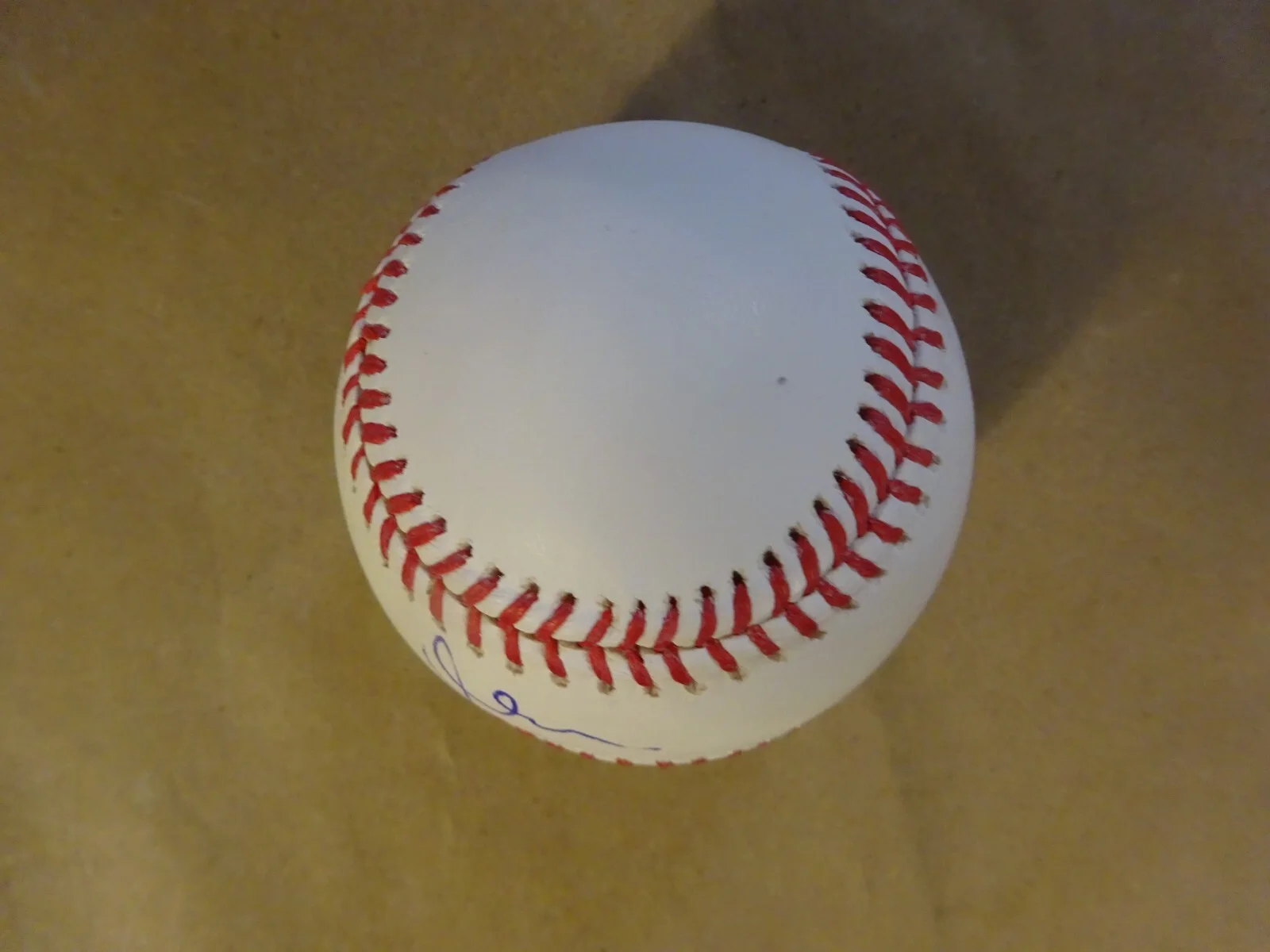 Matt Damon — Autographed Matt Damon Signed Rawlings Baseball Beckett BAS COA, image 4
