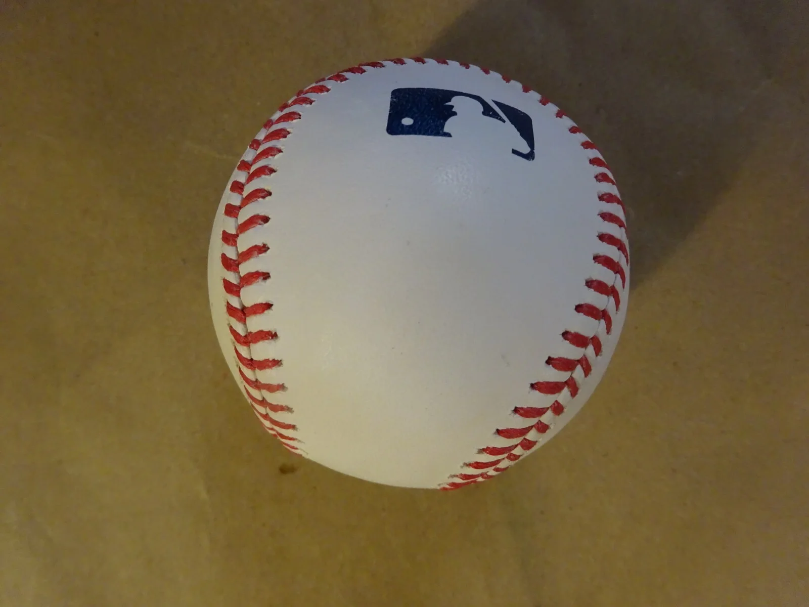 Matt Damon — Autographed Matt Damon Signed Rawlings Baseball Beckett BAS COA, image 5